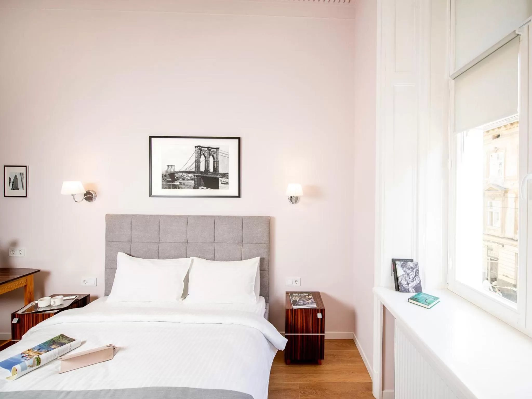 Bed in Art Deco Central Rooms