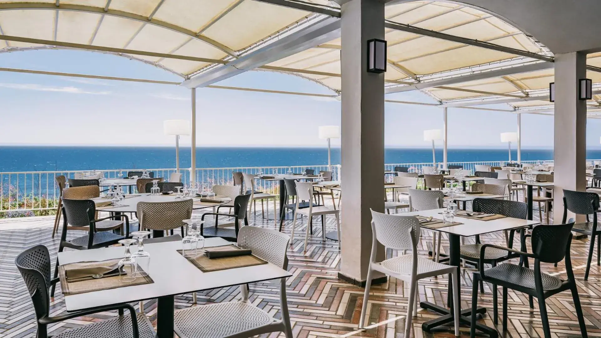 Restaurant/Places to Eat in Club Torre Del Barone