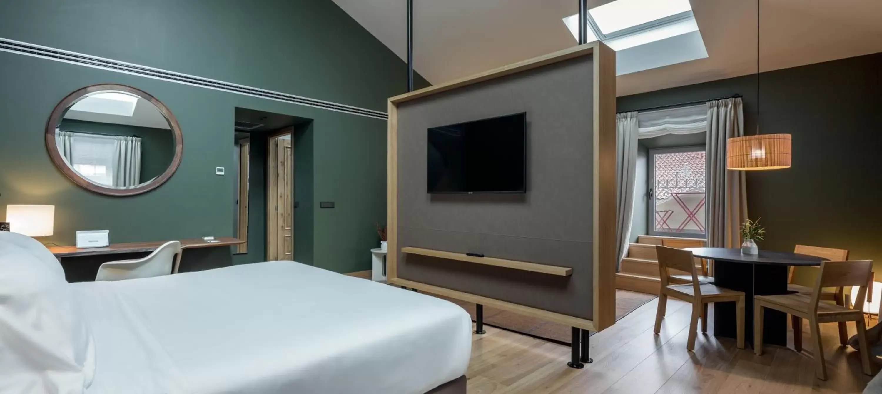 City view, Bed in Hotel Arbaso City view, Bed in Hotel Arbaso