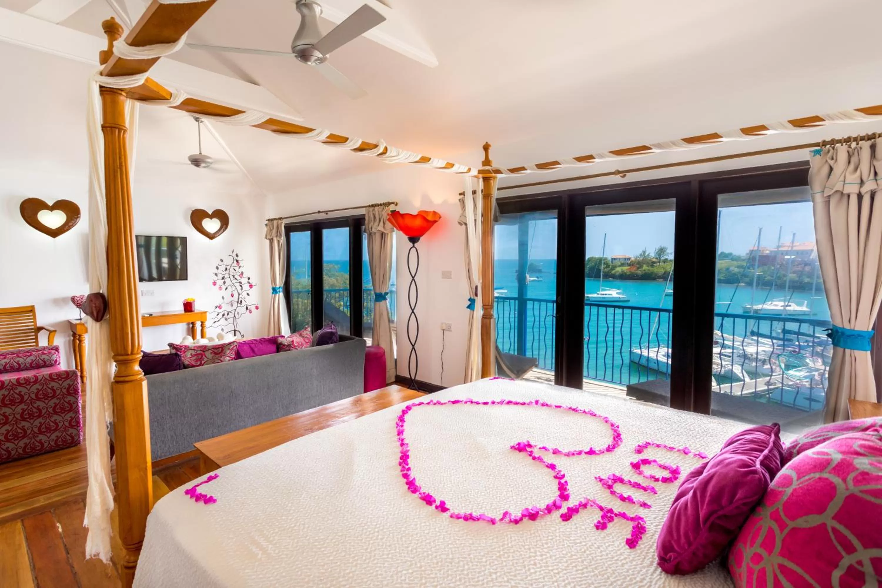 Bedroom, Bed in True Blue Bay Resort