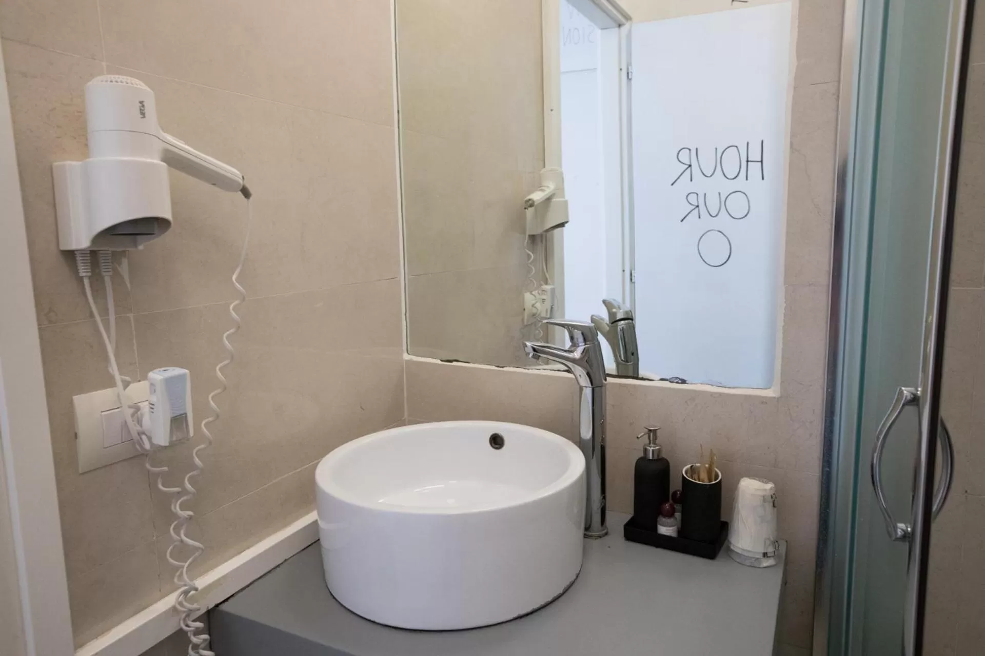 Shower in Boutique Hotel Novecento