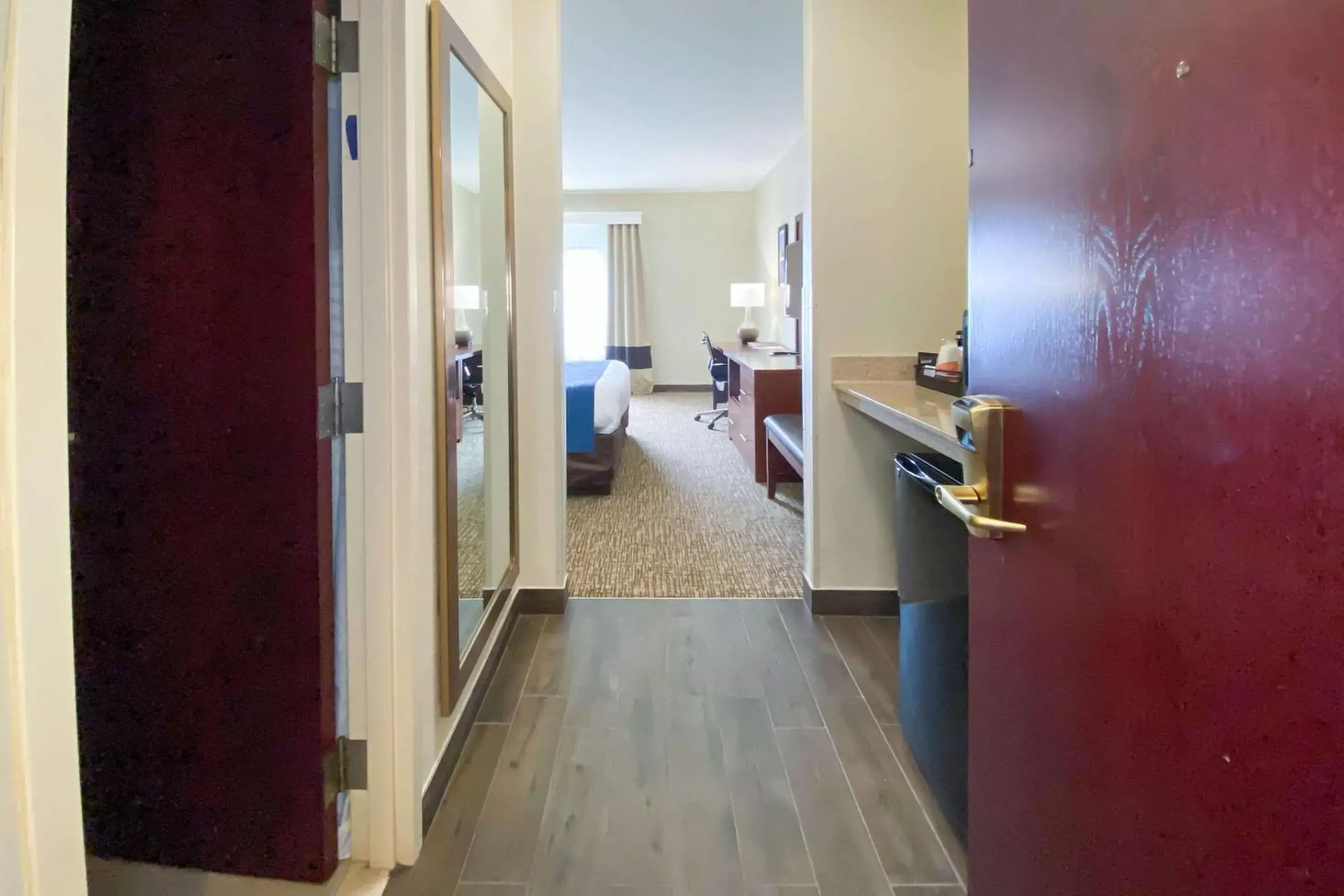 Photo of the whole room, Bathroom in Comfort Inn East Windsor - Springfield