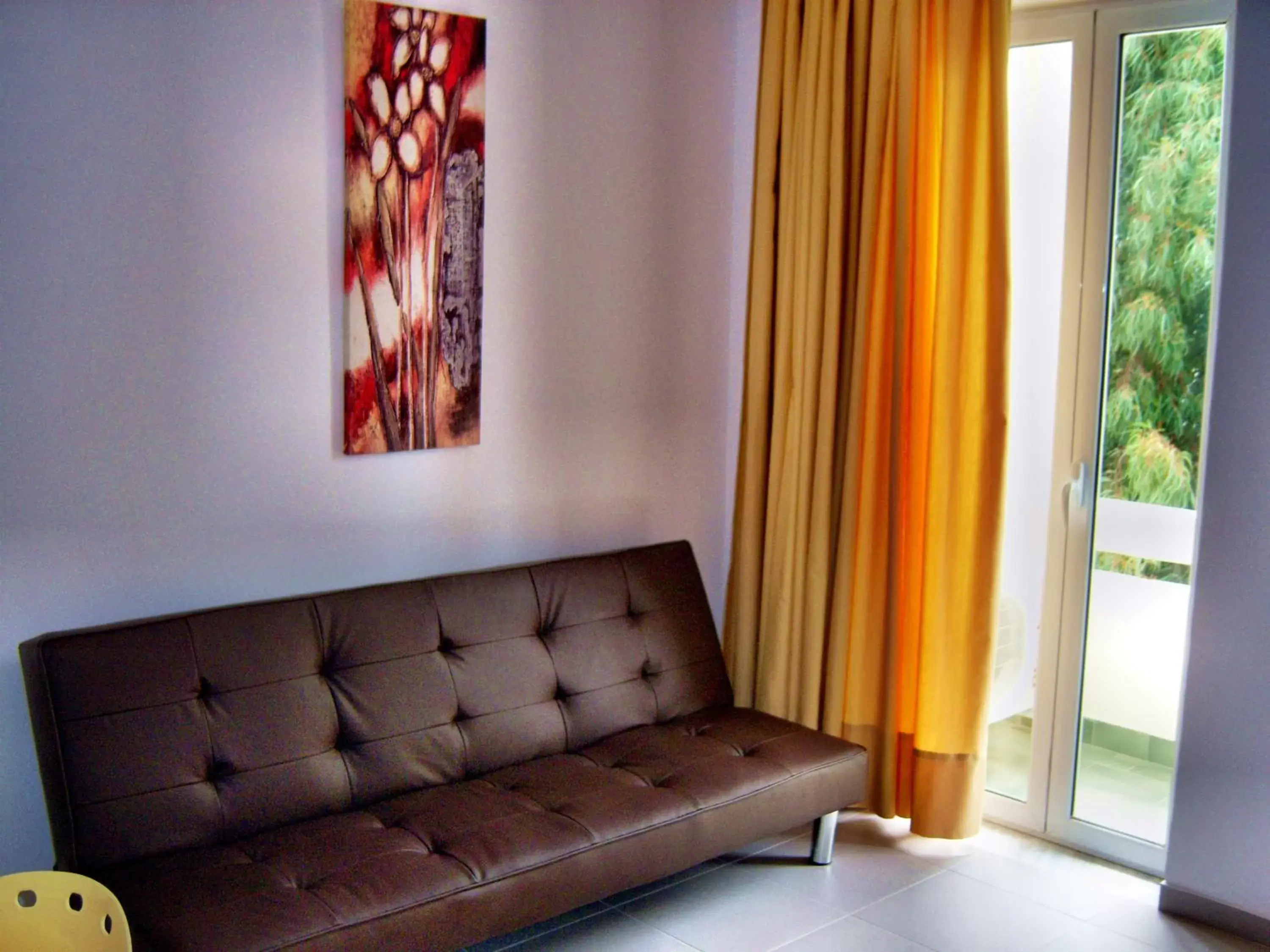 Kitchen or kitchenette, Seating Area in Fantasia Hotel Apartments