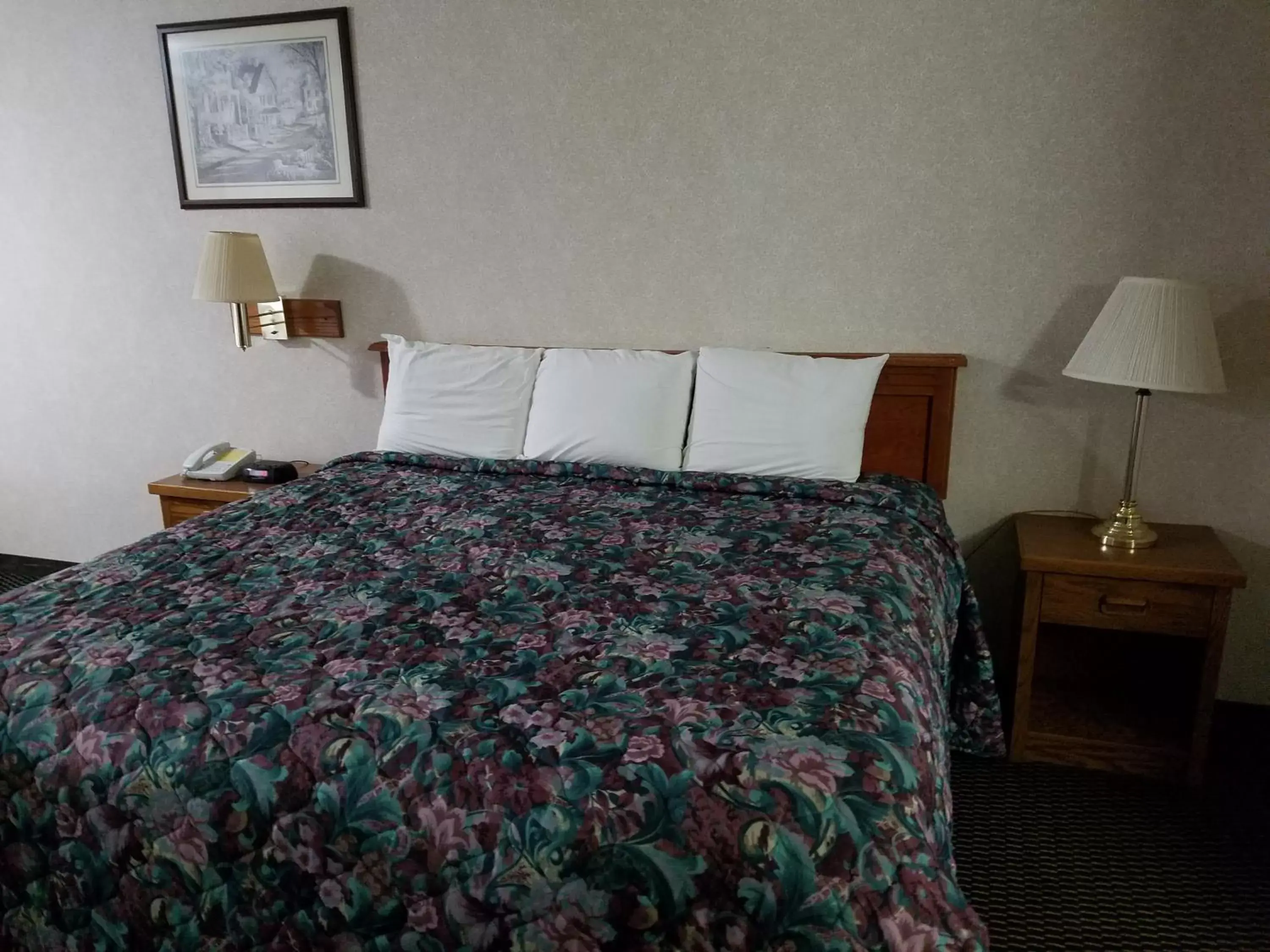 Bed in Rodeway Inn Blair