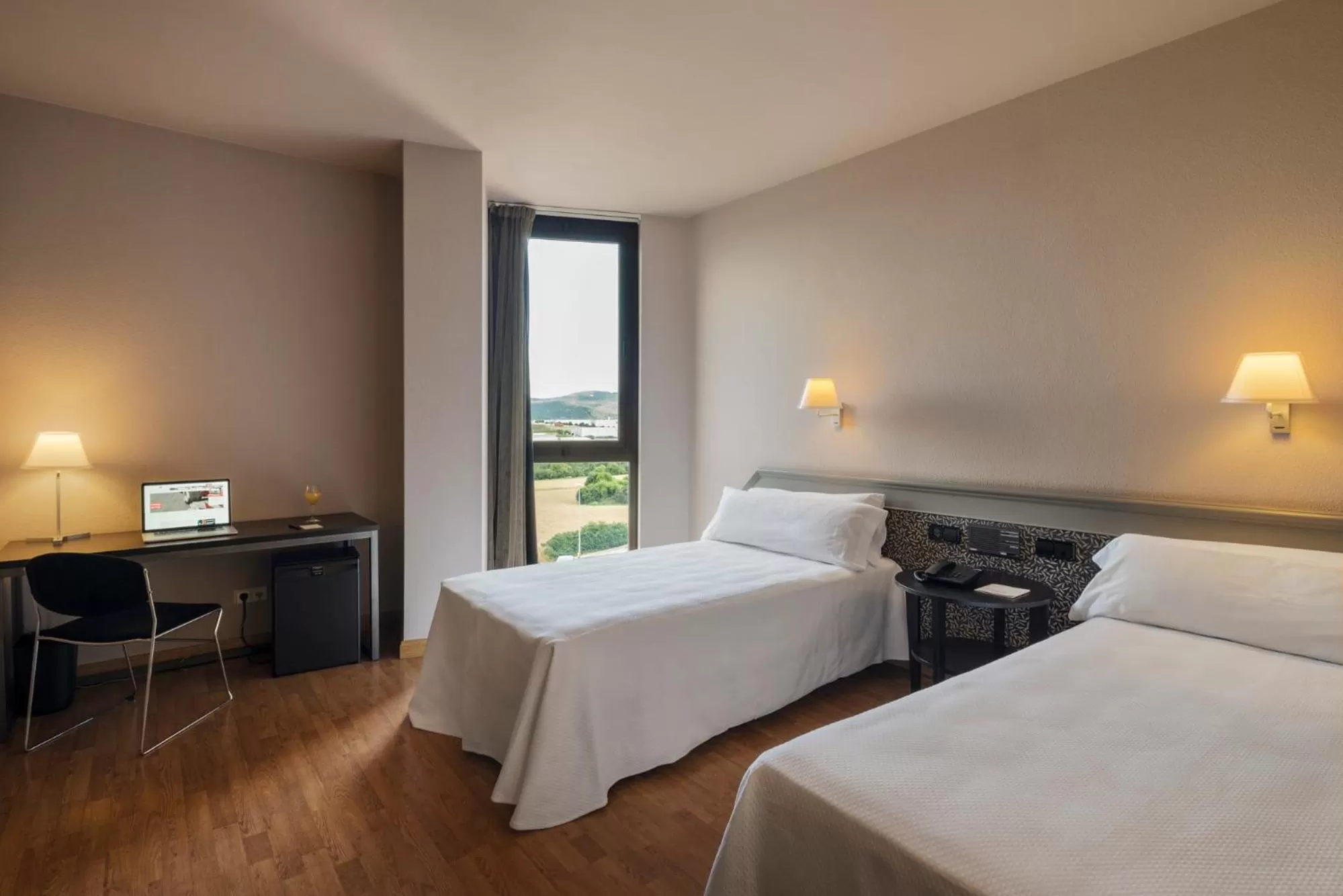 Photo of the whole room, Bed in Ciutat de Granollers