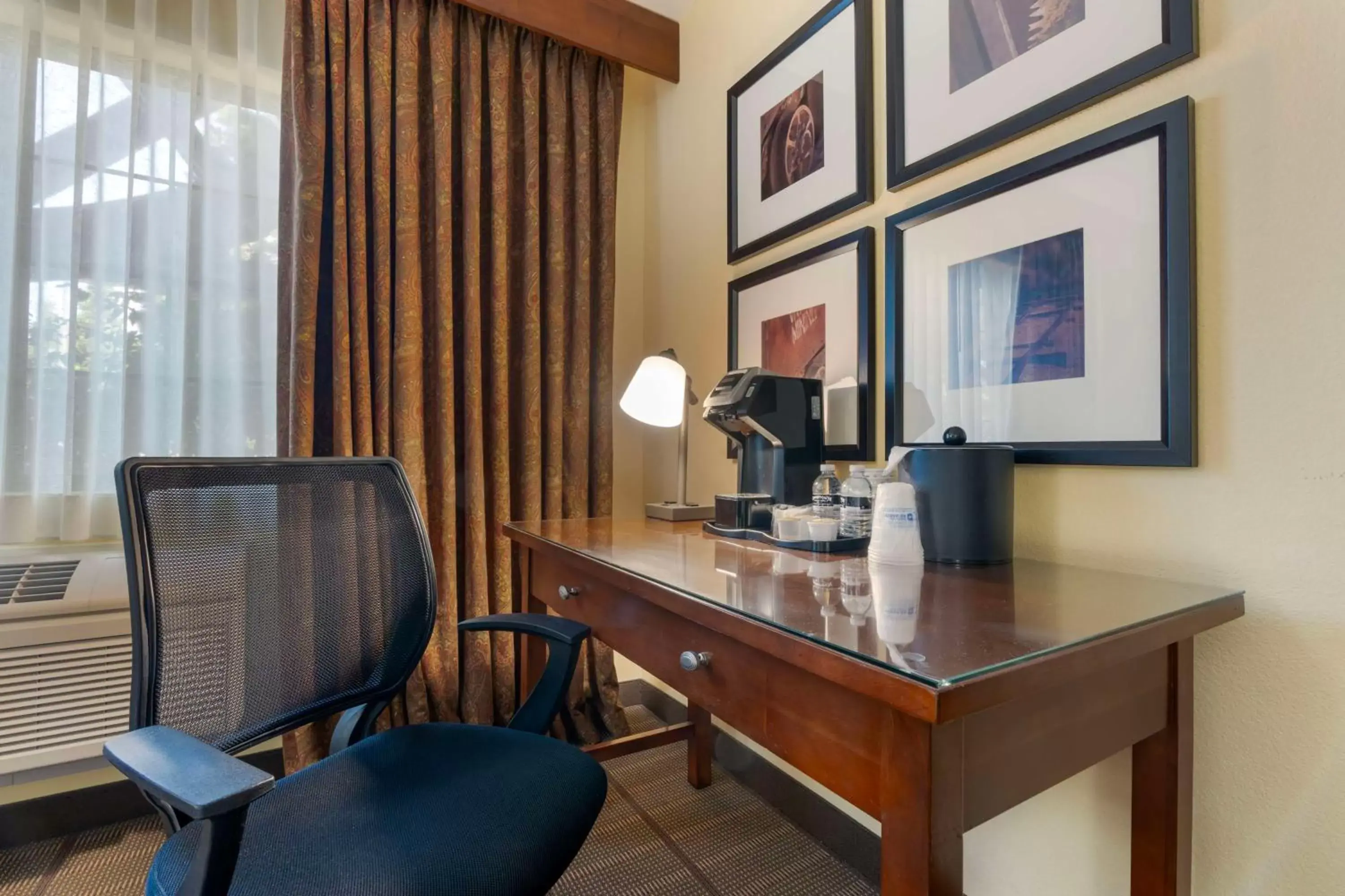 Bedroom, Seating Area in Best Western Plus Boomtown Casino Hotel