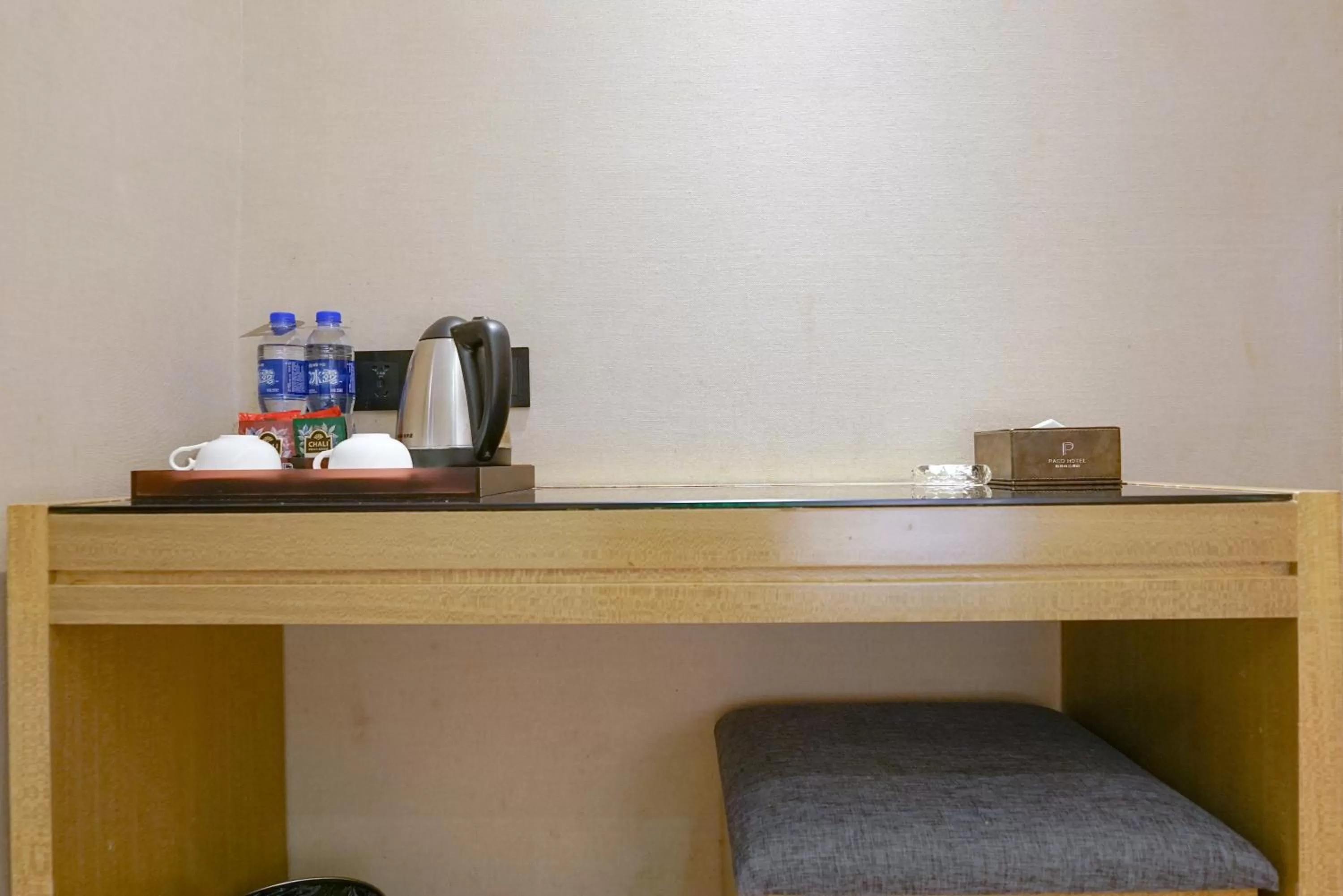 hair dresser, Coffee/Tea Facilities in Paco Hotel Tiyuxilu Metro Guangzhou-Free Shuttle Bus fir Canton Fair