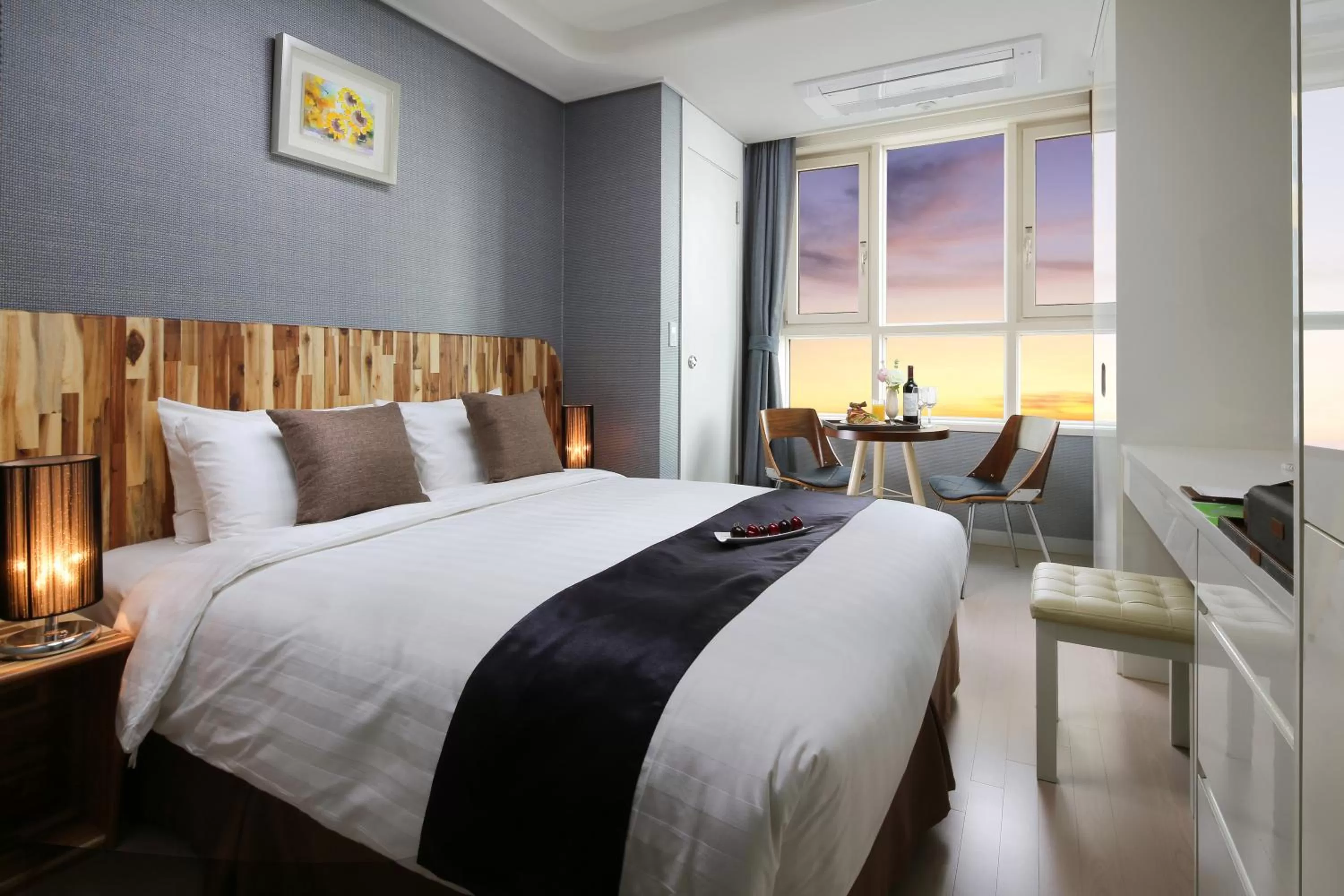 Bedroom, Bed in Ever8 Serviced Residence