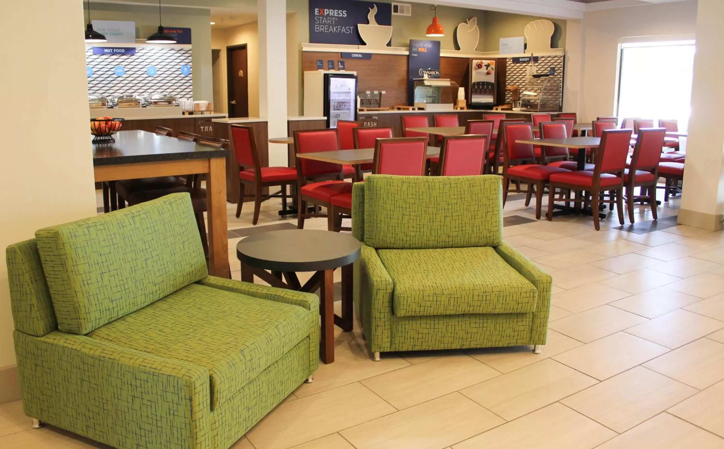 Property building in Holiday Inn Express Osage Beach - Lake of the Ozarks by IHG Property building in Holiday Inn Express Osage Beach - Lake of the Ozarks by IHG
