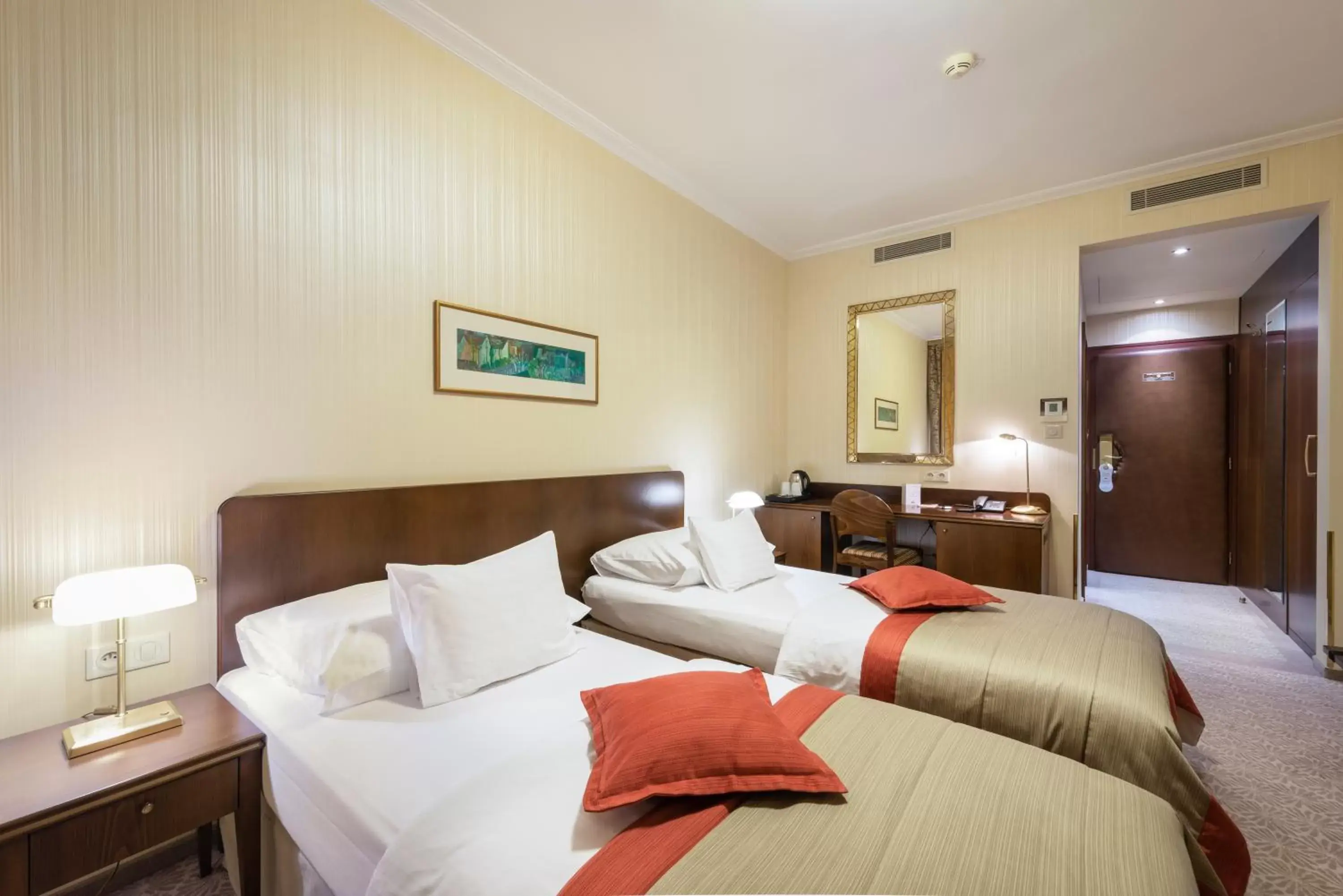 Standard Double or Twin Room with City View in Hotel Devín