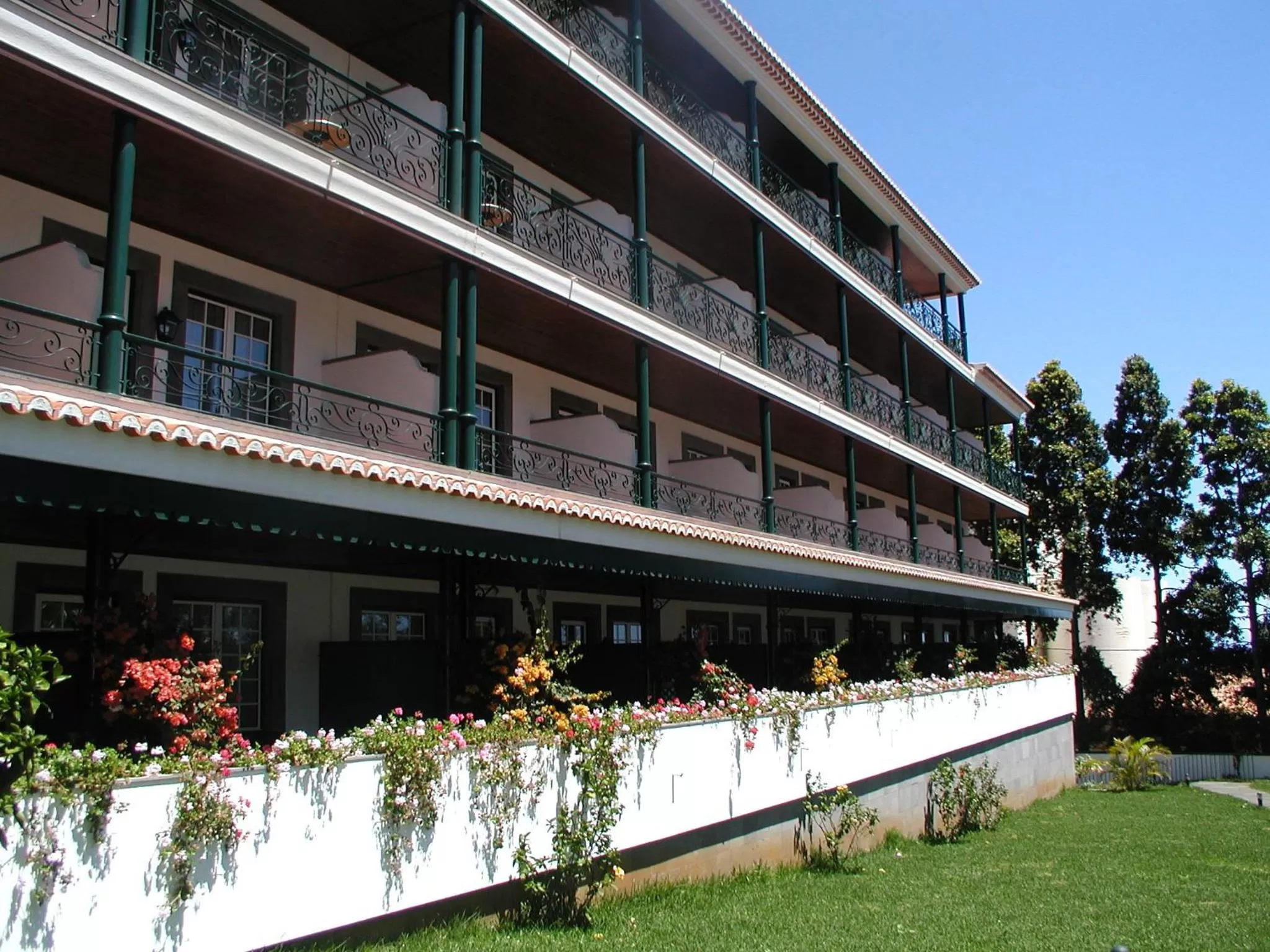 Facade/entrance in Quinta Da Penha De Franca