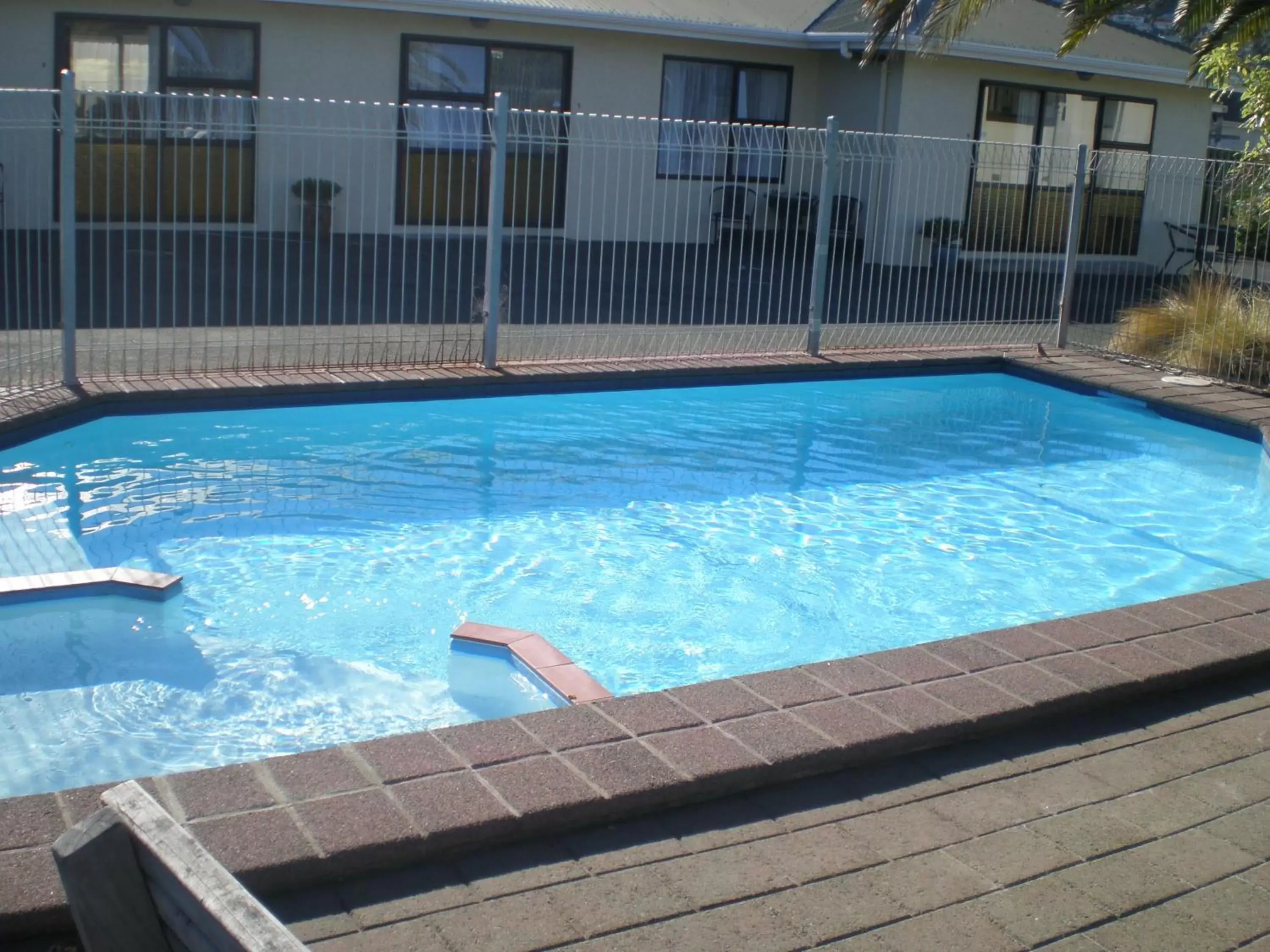 Swimming Pool in Arcadia Motel