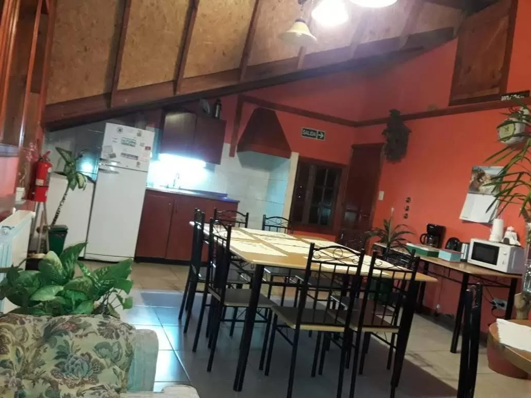 Communal kitchen in Mirador del Beagle Hosteria
