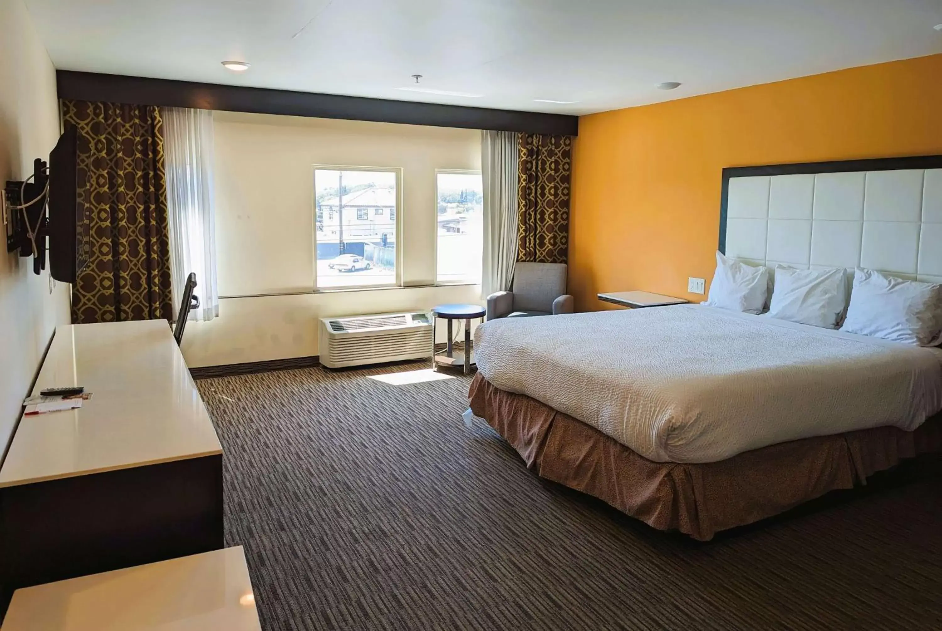 Photo of the whole room, Bed in Ramada by Wyndham Culver City