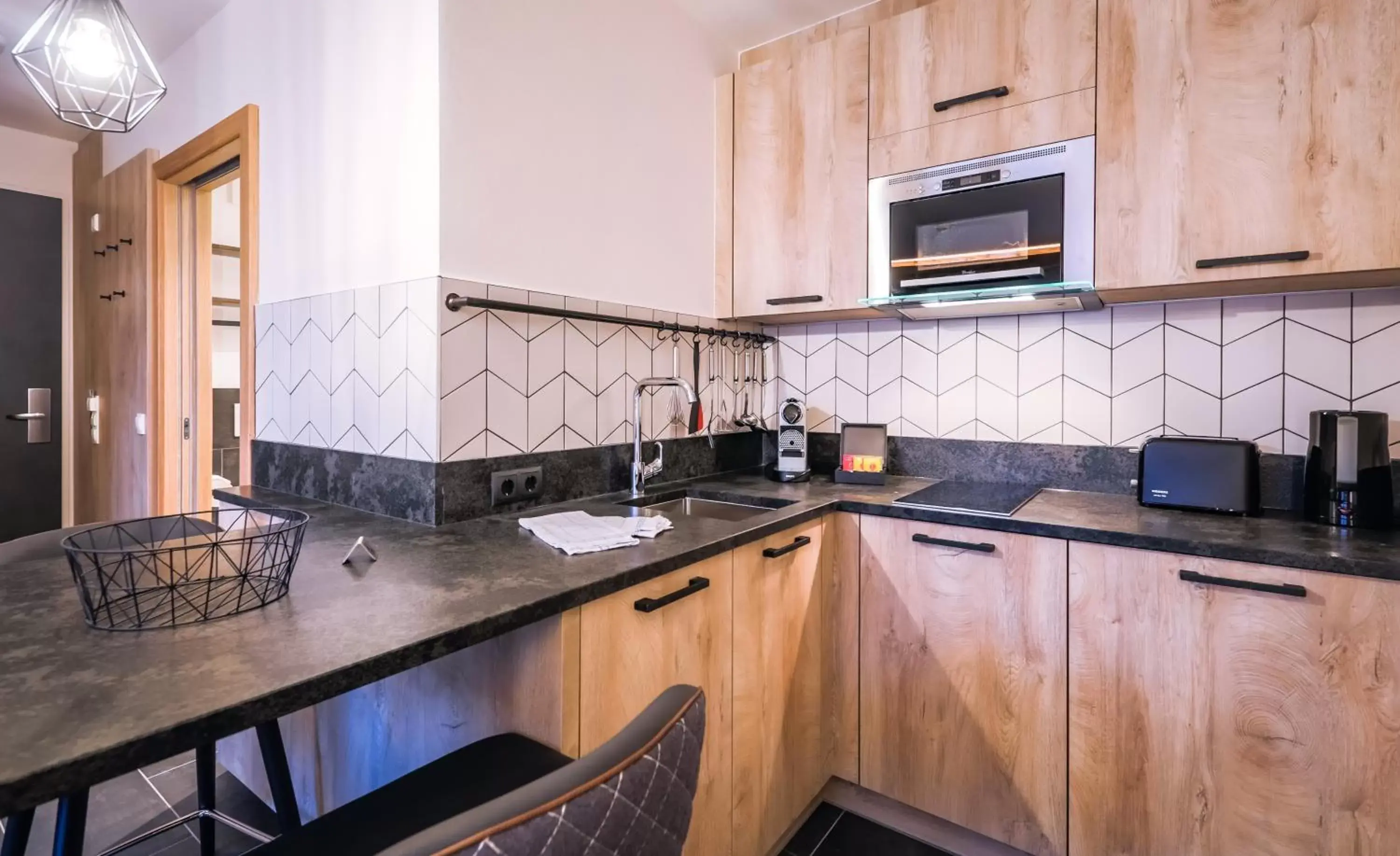 Kitchen or kitchenette, Kitchen/Kitchenette in 24 by AvenidA Hotel & Residences Kaprun