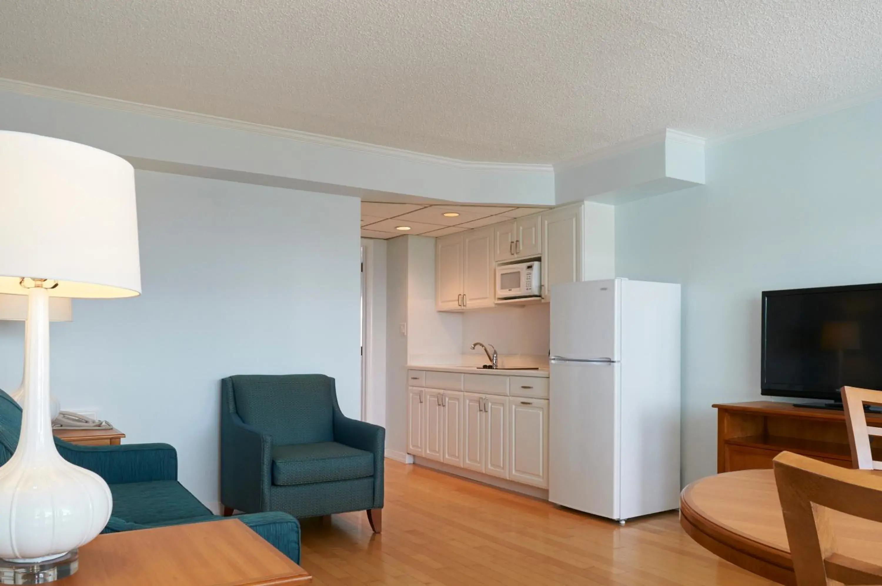 Two-Room Super Luxury Suite in Sea Crest Inn Two-Room Super Luxury Suite in Sea Crest Inn