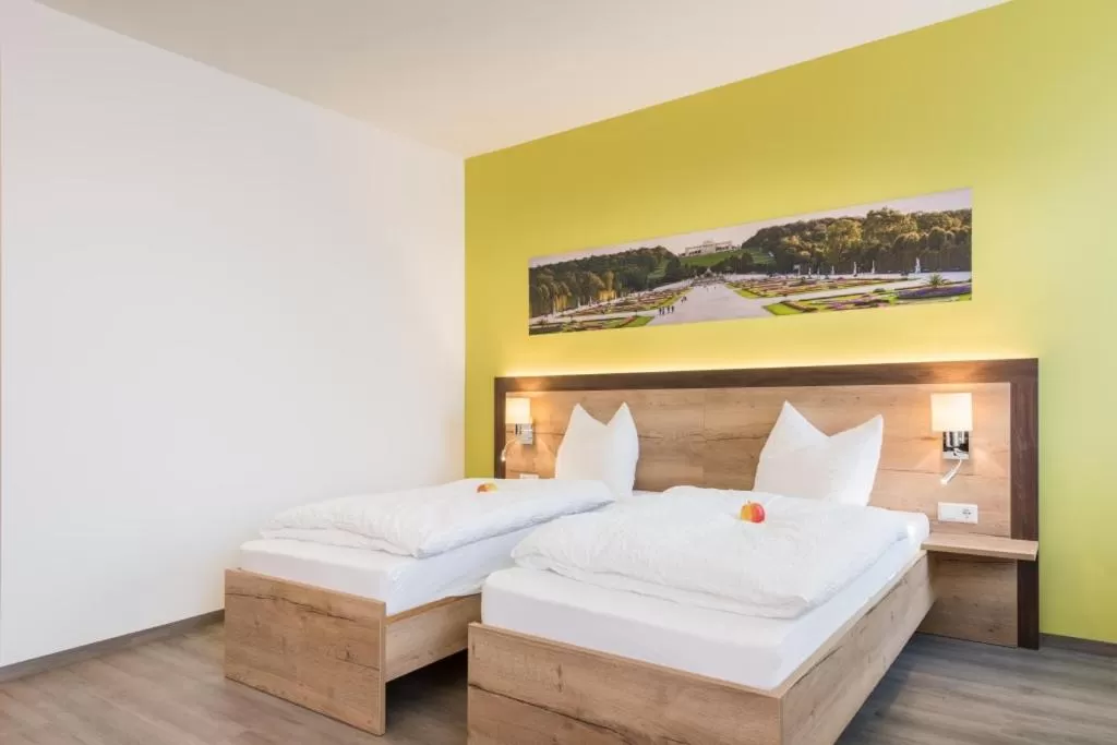 Bedroom, Bed in Sleepin Premium Motel Loosdorf