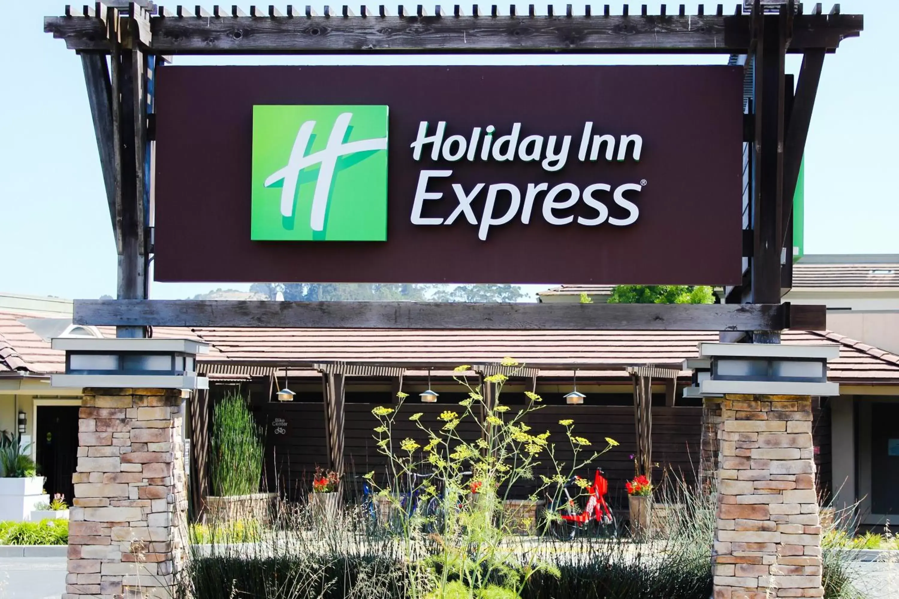 Property building in Holiday Inn Express Mill Valley - Sausalito Area, an IHG Hotel