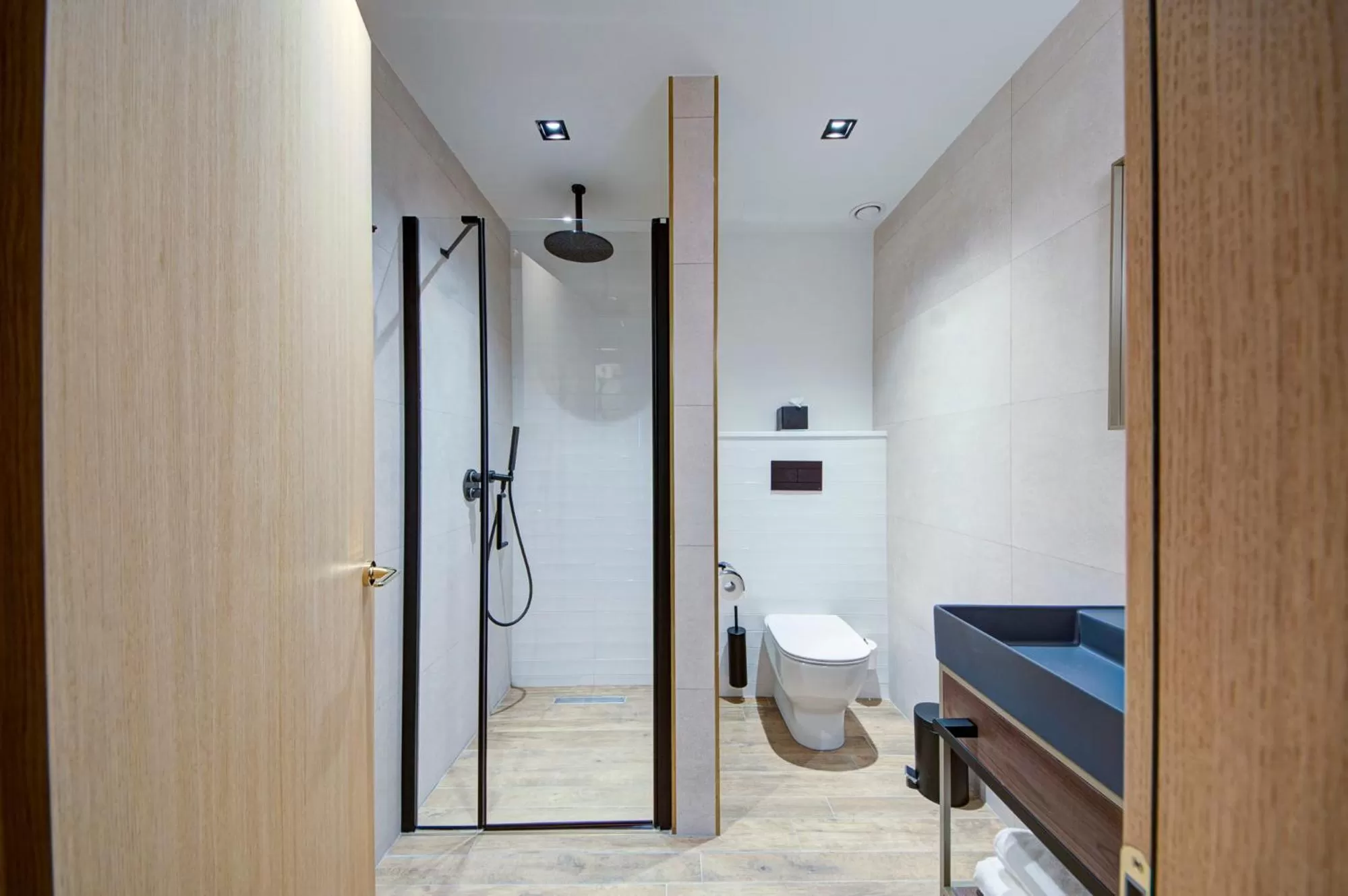 Land's End, Boutique Hotel