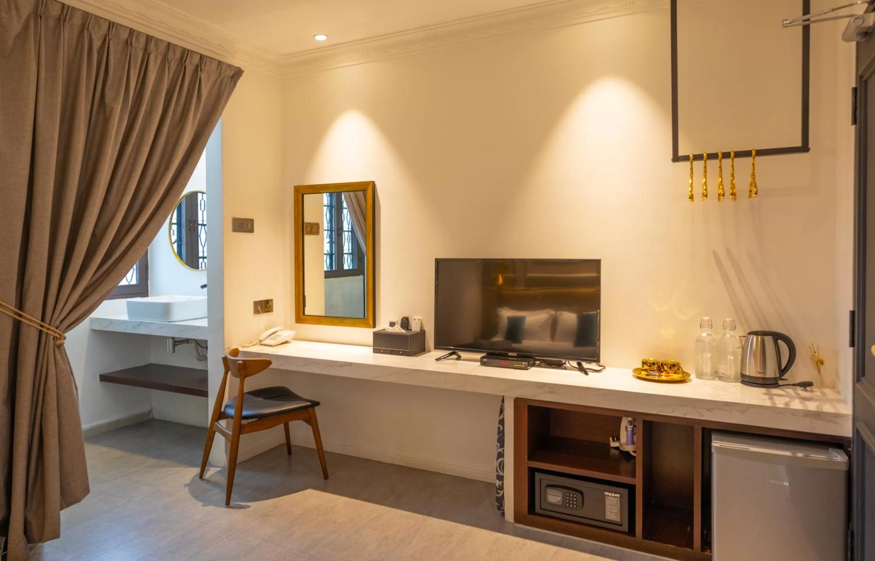 Decorative detail, Bed in Manhattan Residence