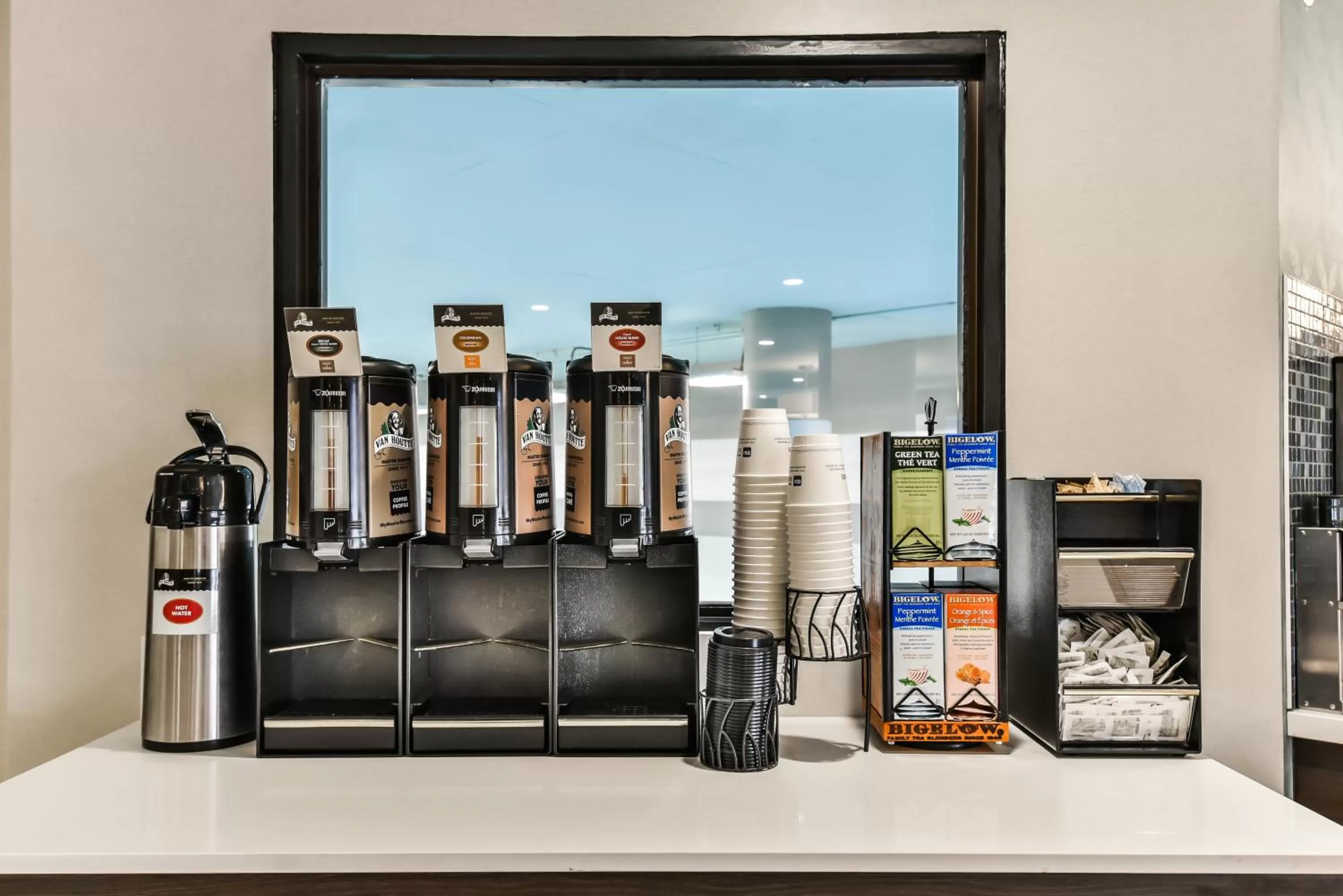 Drinks in Best Western Plus Cambridge Hotel