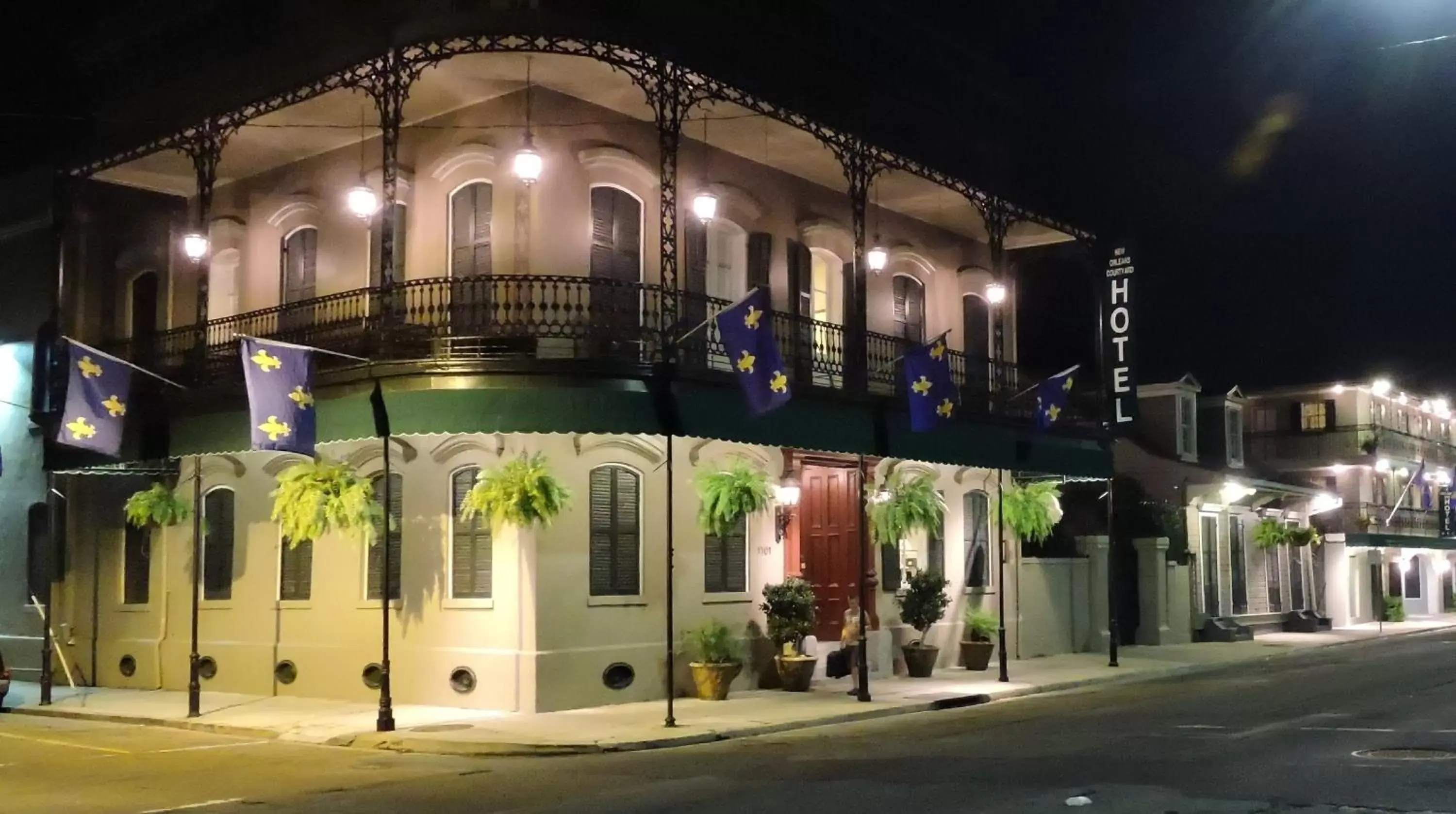 Facade/entrance, Property Building in French Quarter Courtyard Hotel and Suites