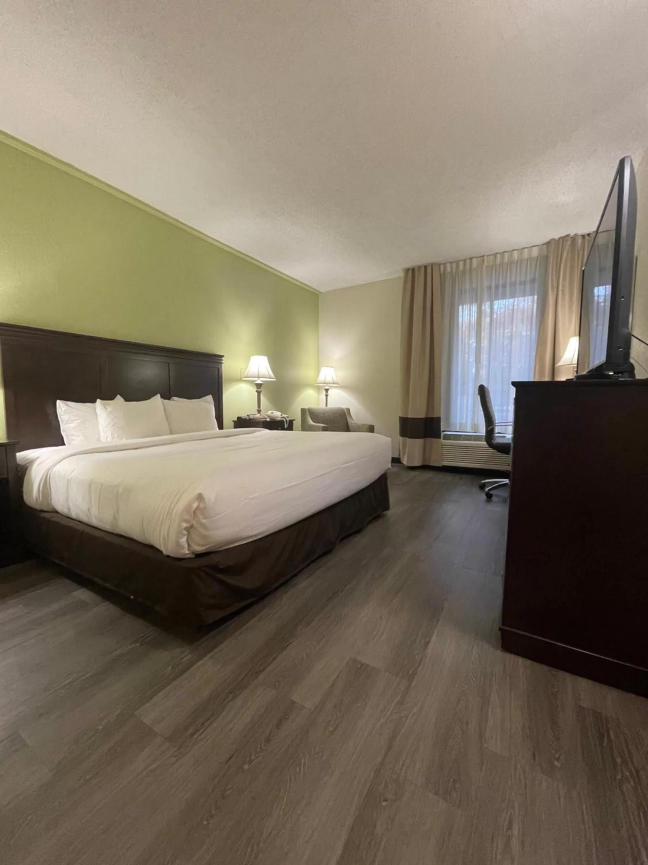 Bed in Comfort Inn Pinehurst - Southern Pines