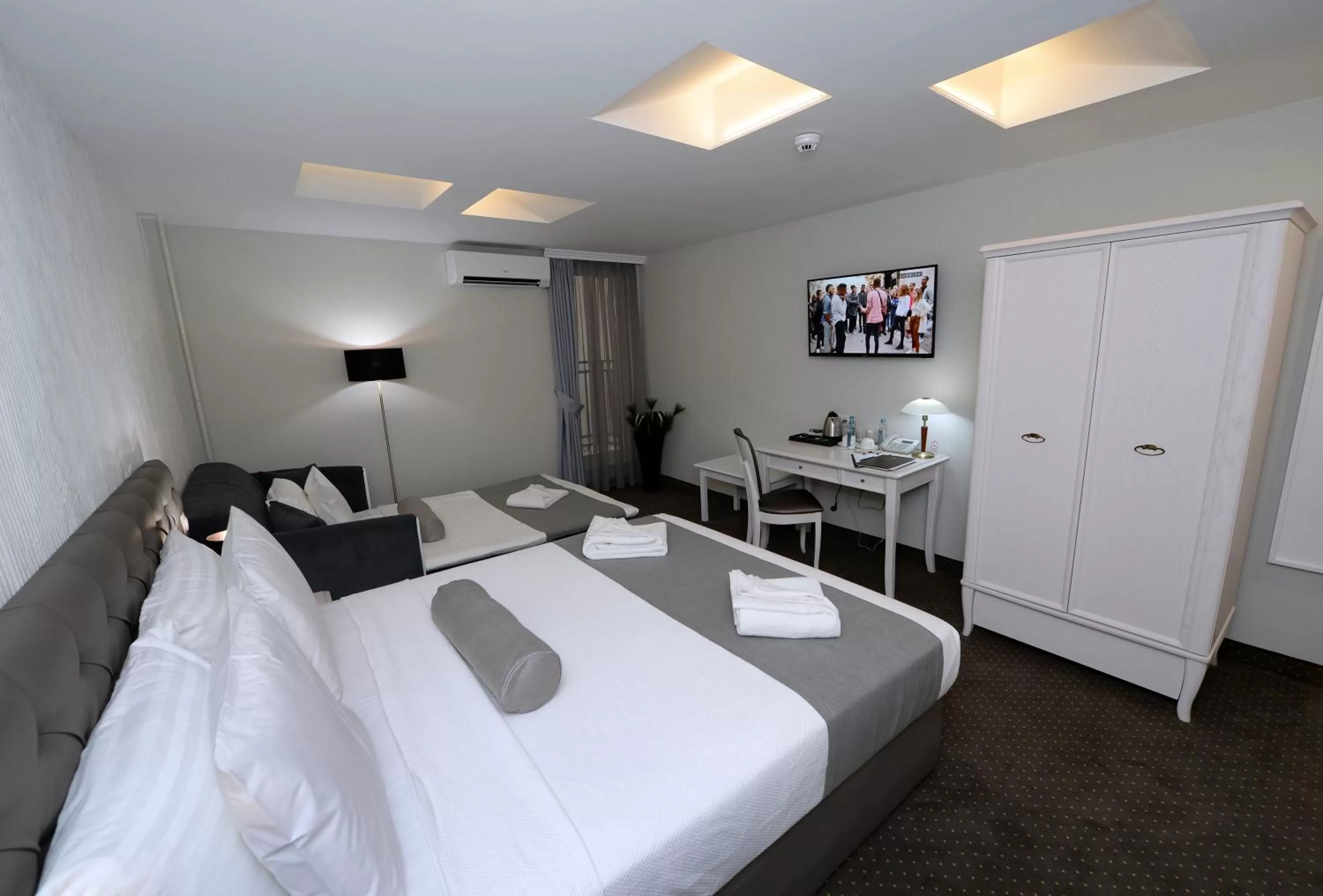 Photo of the whole room, Bed in Hotel Alexandar II