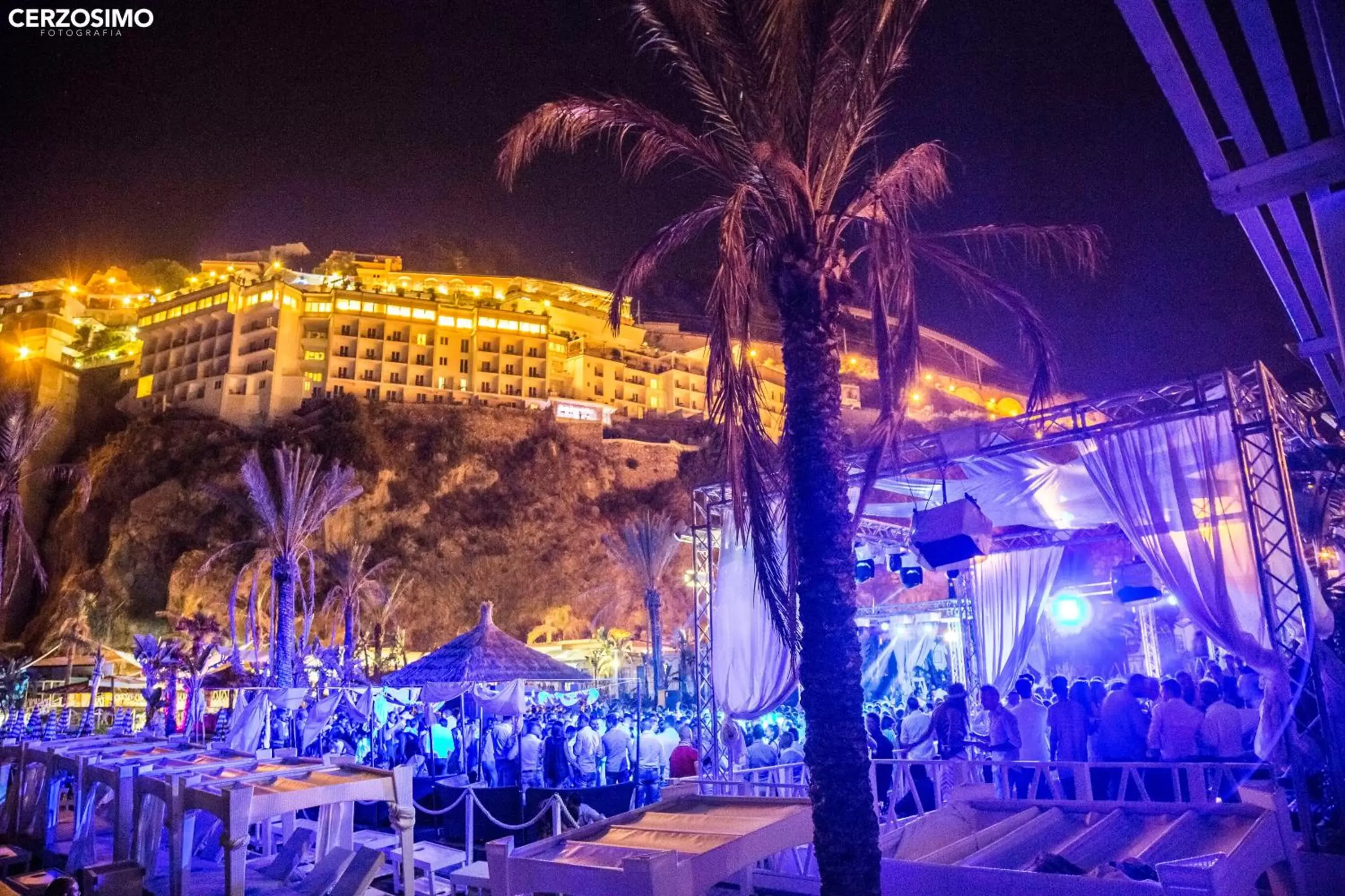 Nightclub / DJ in Lloyd's Baia Hotel