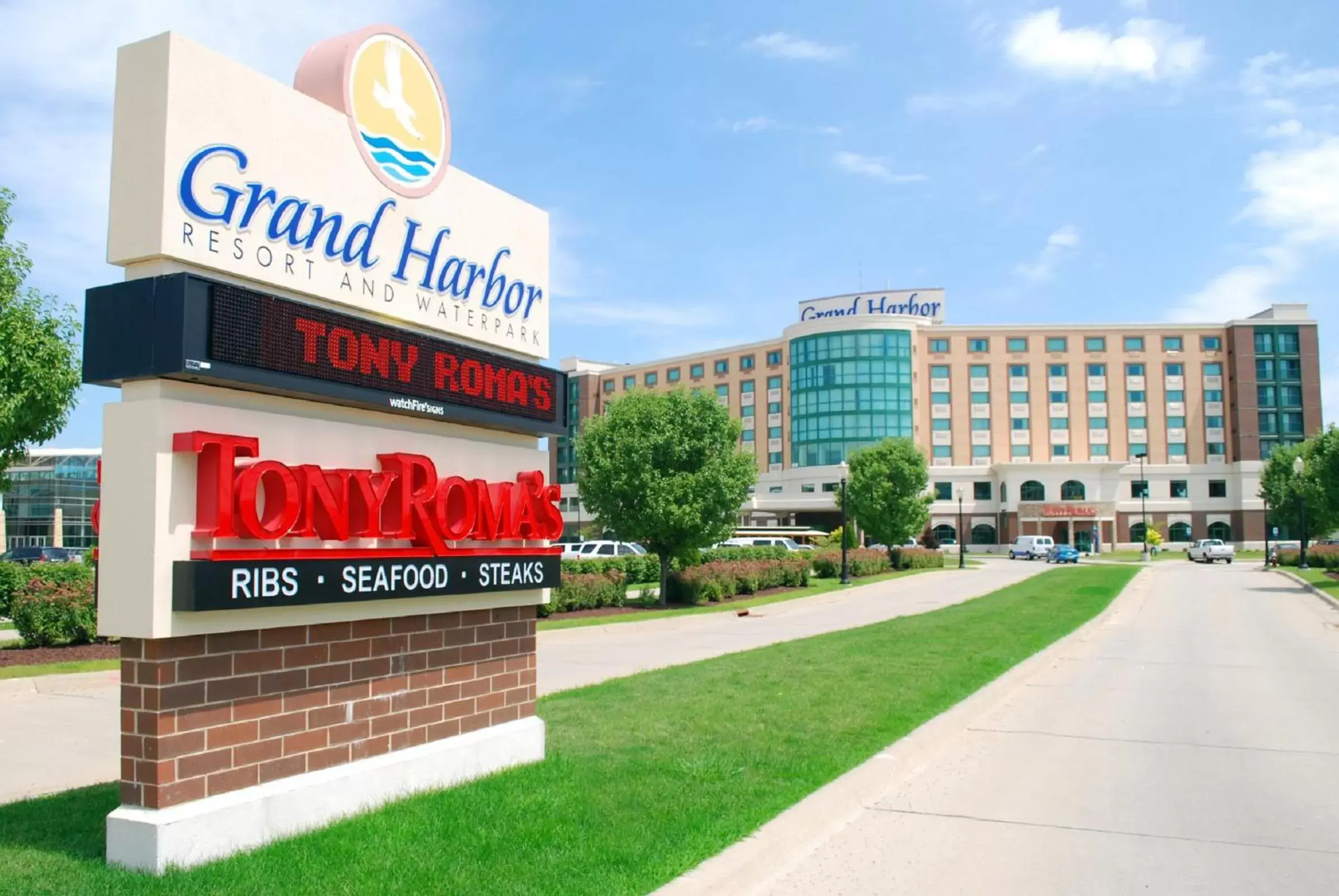 Facade/entrance, Property Building in Grand Harbor Resort