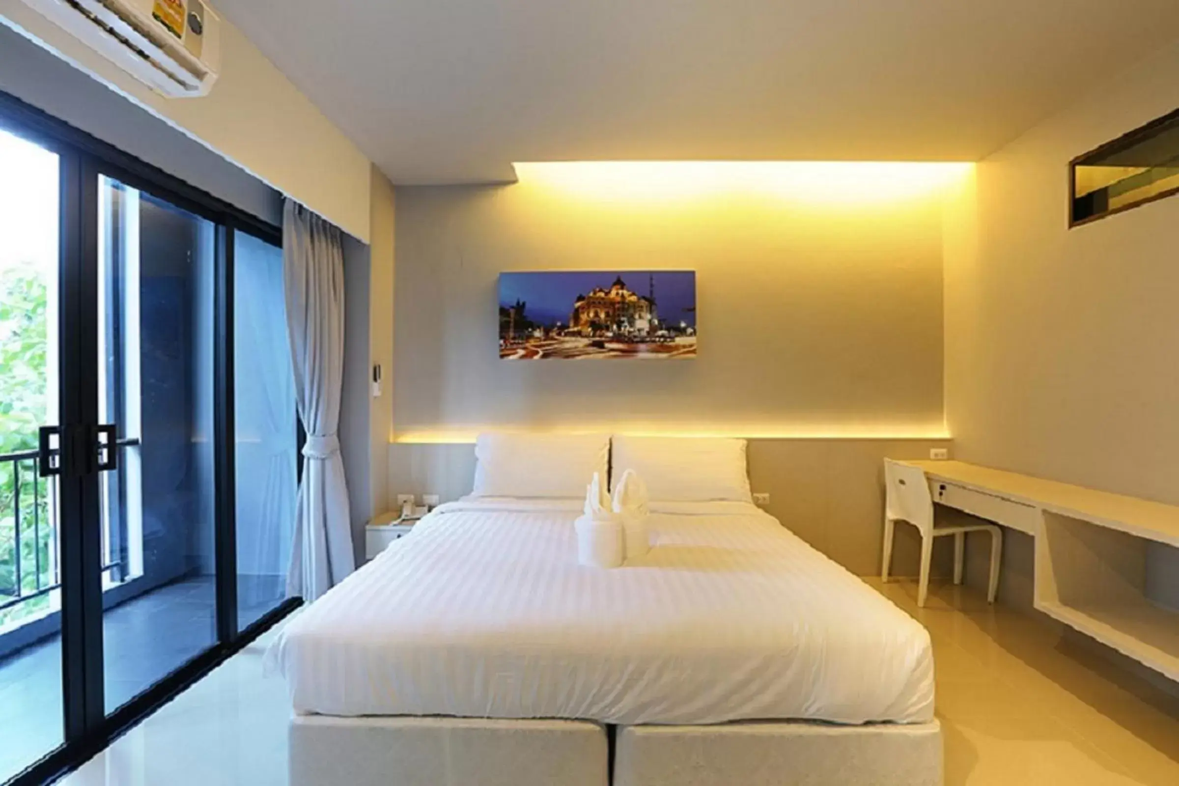 Bedroom, Bed in Hatyai Signature Hotel