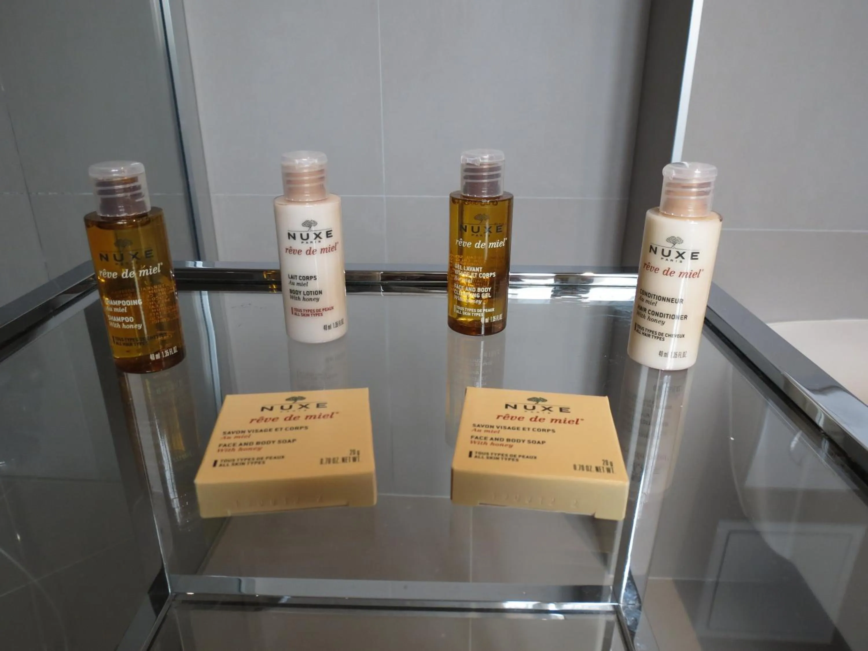 Bathroom in Mercure Paris Opéra Faubourg Montmartre