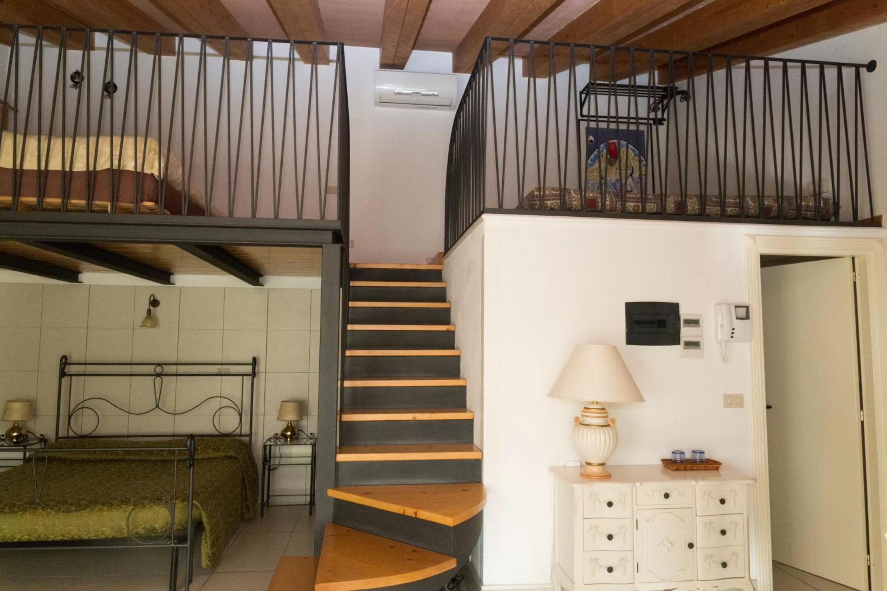 Seating area, Kitchen/Kitchenette in Le dimore Al Vecchio Teatro