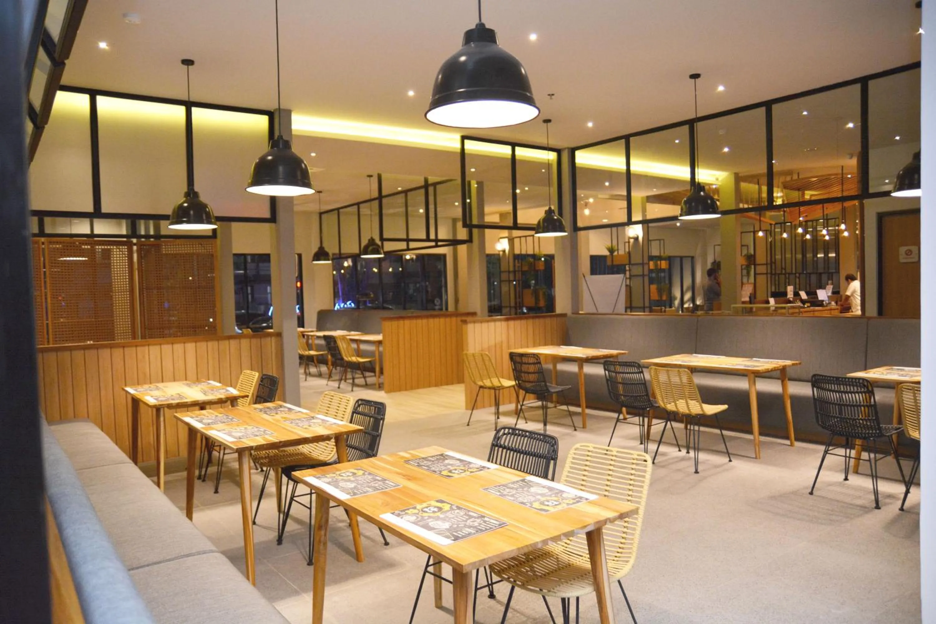 Restaurant/places to eat in Grand Cordela Hotel AS Putra Kuningan
