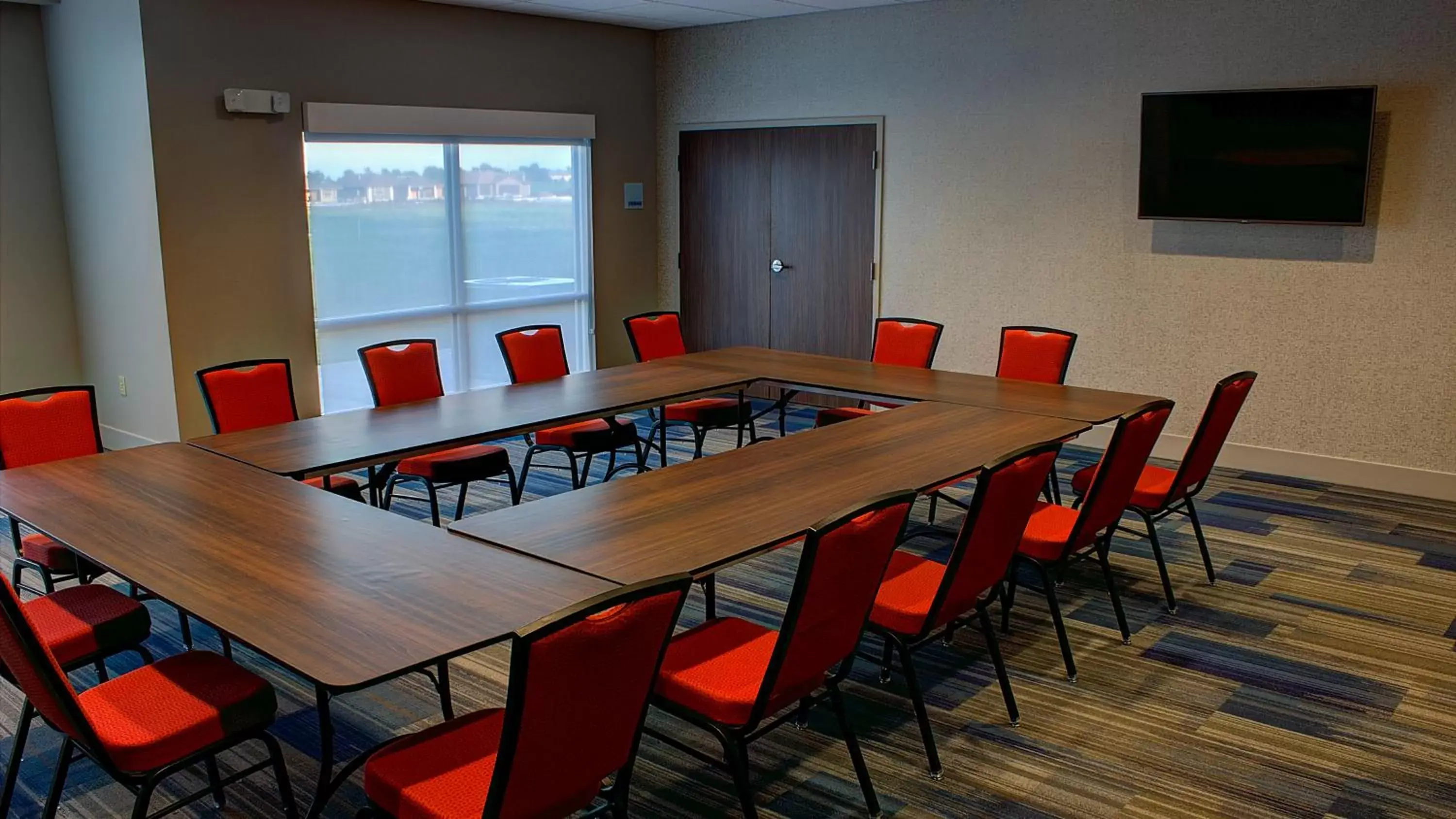 Meeting/conference room in Holiday Inn Express Spencer, an IHG Hotel