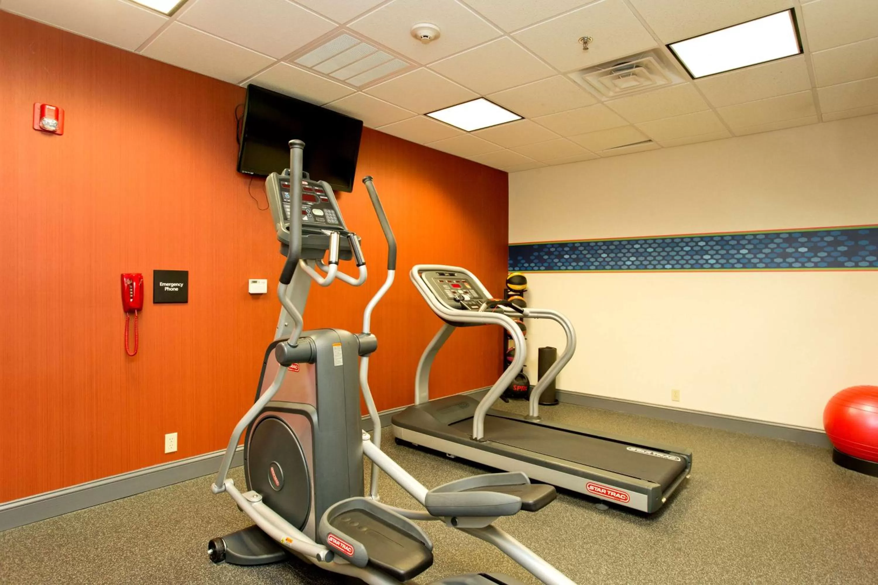 Fitness centre/facilities in Hampton Inn Inwood