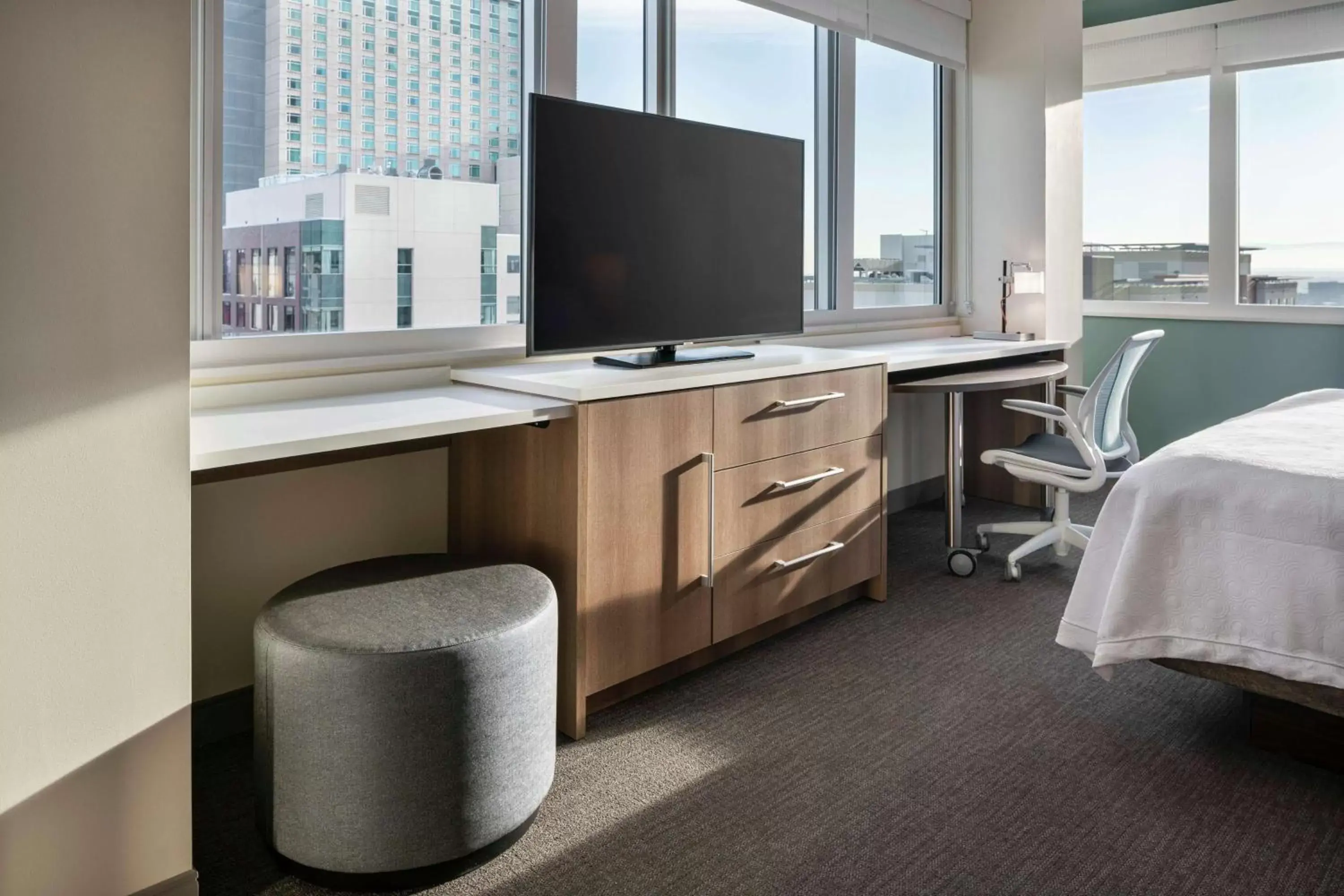 Bedroom, TV/Entertainment Center in Home2 Suites By Hilton Denver Downtown Convention Center