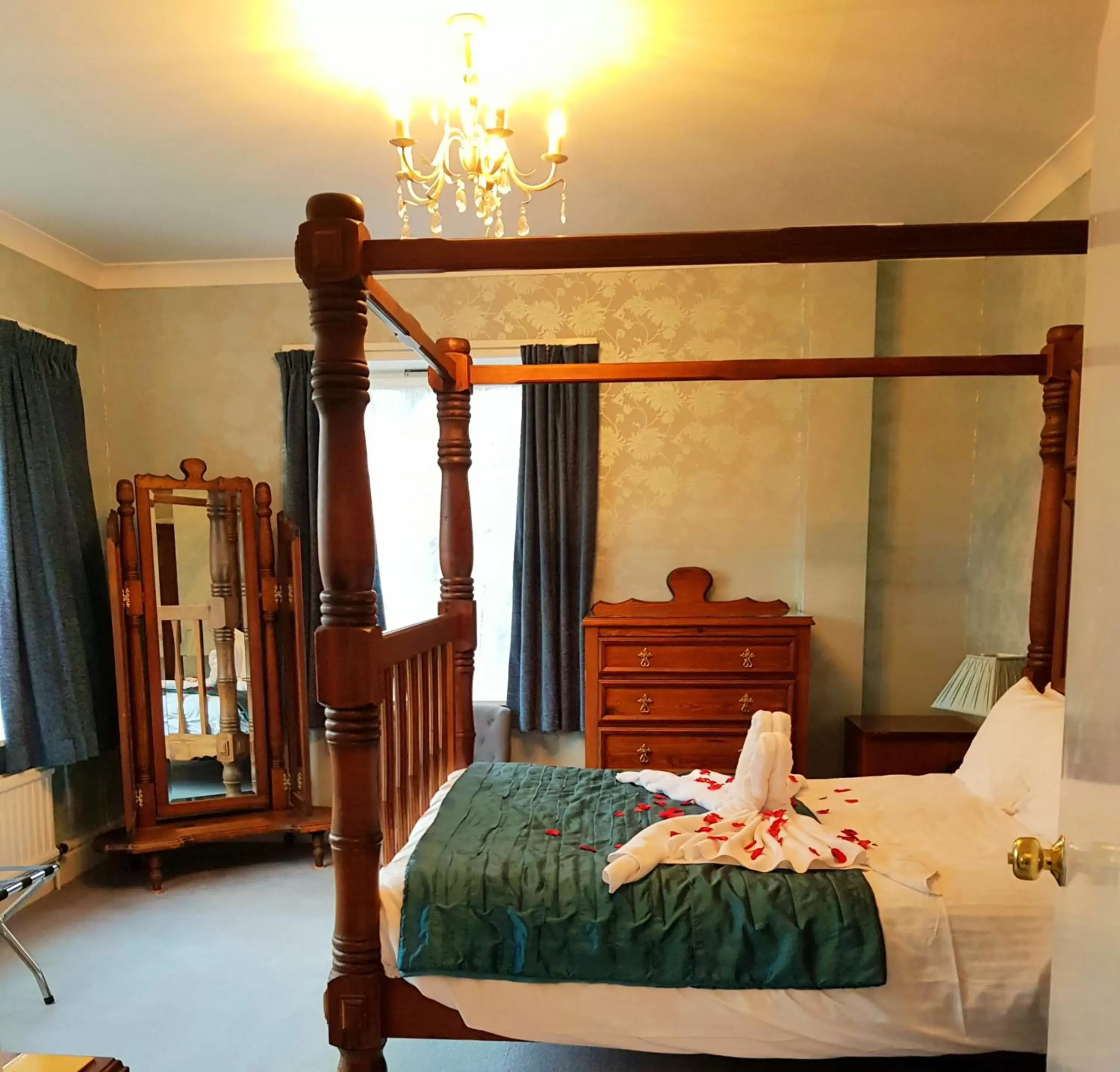 Bed in The Chetwynde Hotel