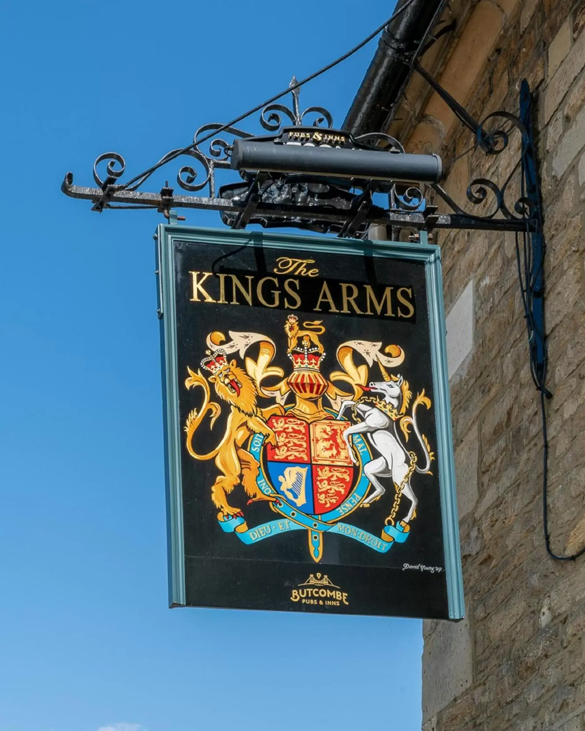 Logo/Certificate/Sign in The Kings Arms Hotel