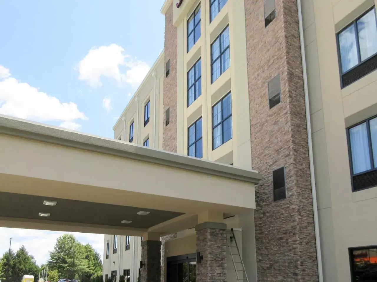 Property Building in Comfort Suites Greenville South