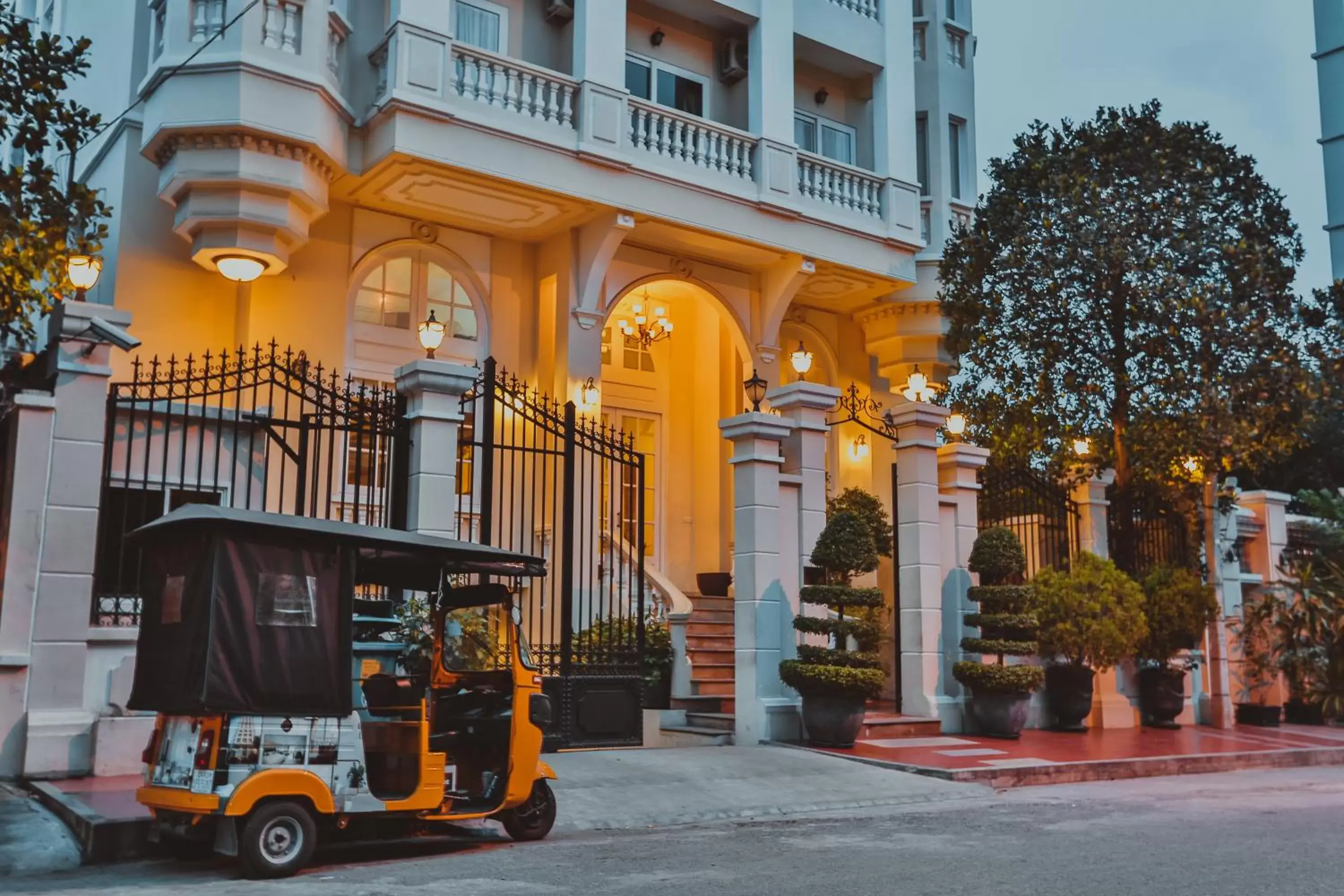 Property building, Facade/Entrance in Palace Gate Hotel & Residence