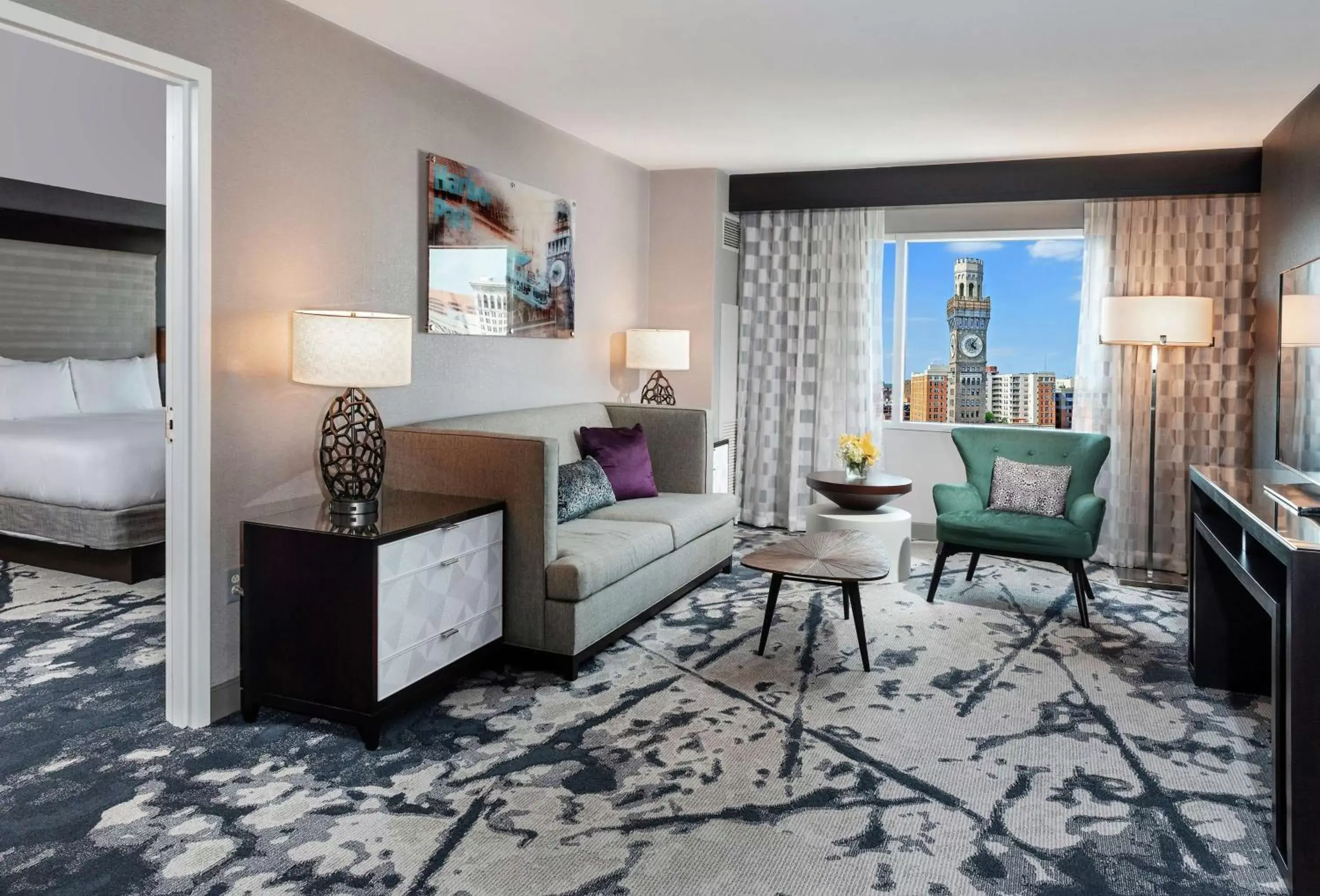 Living room, Seating Area in Hilton Baltimore Inner Harbor