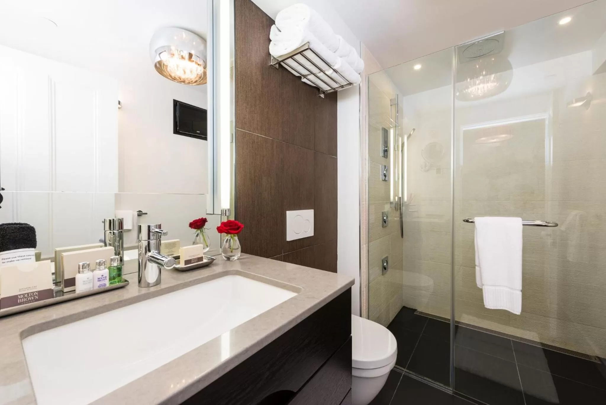 Bathroom in Relais Chateaux Camden Harbour Inn