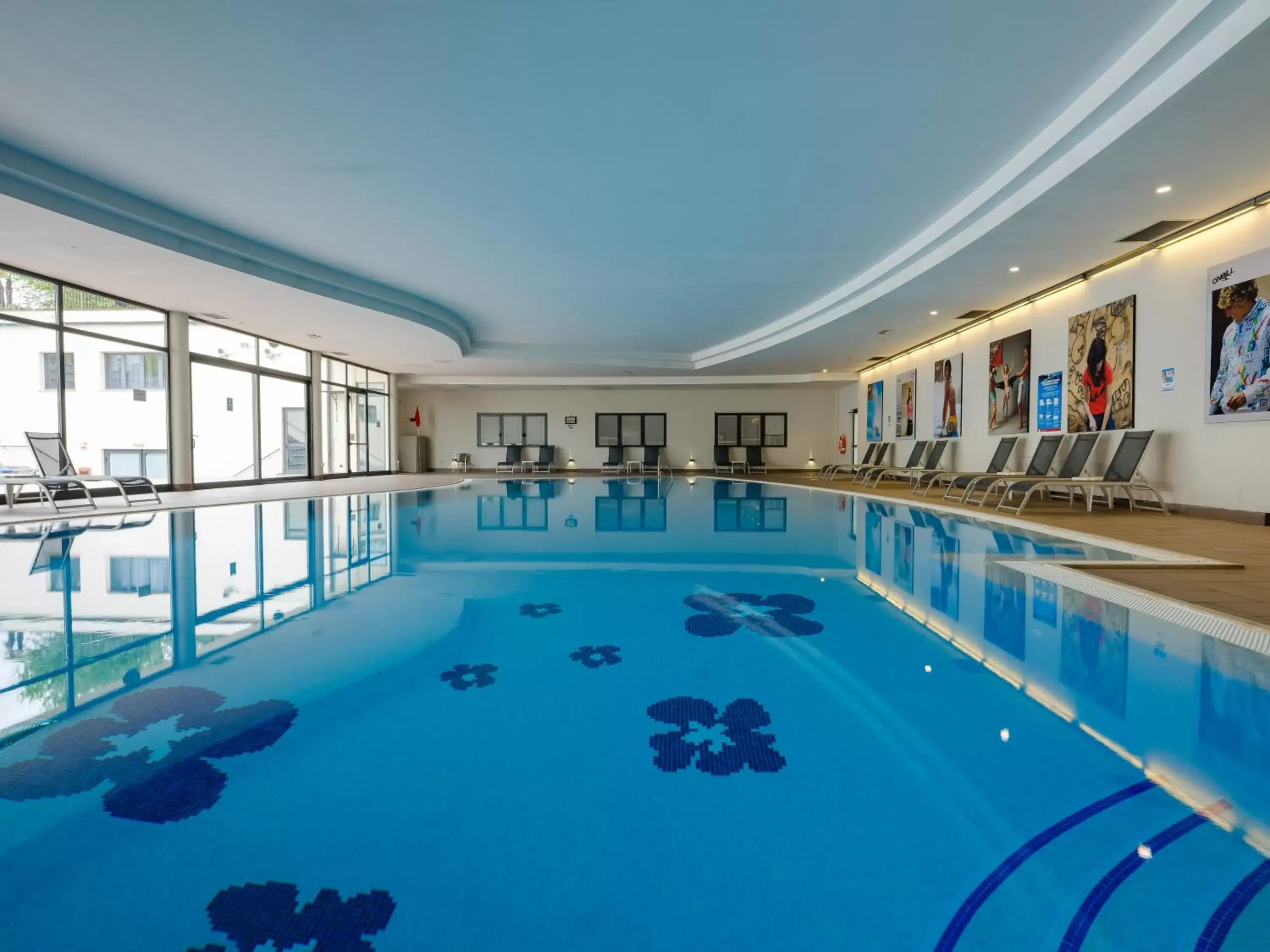 Swimming Pool in Parc Hotel