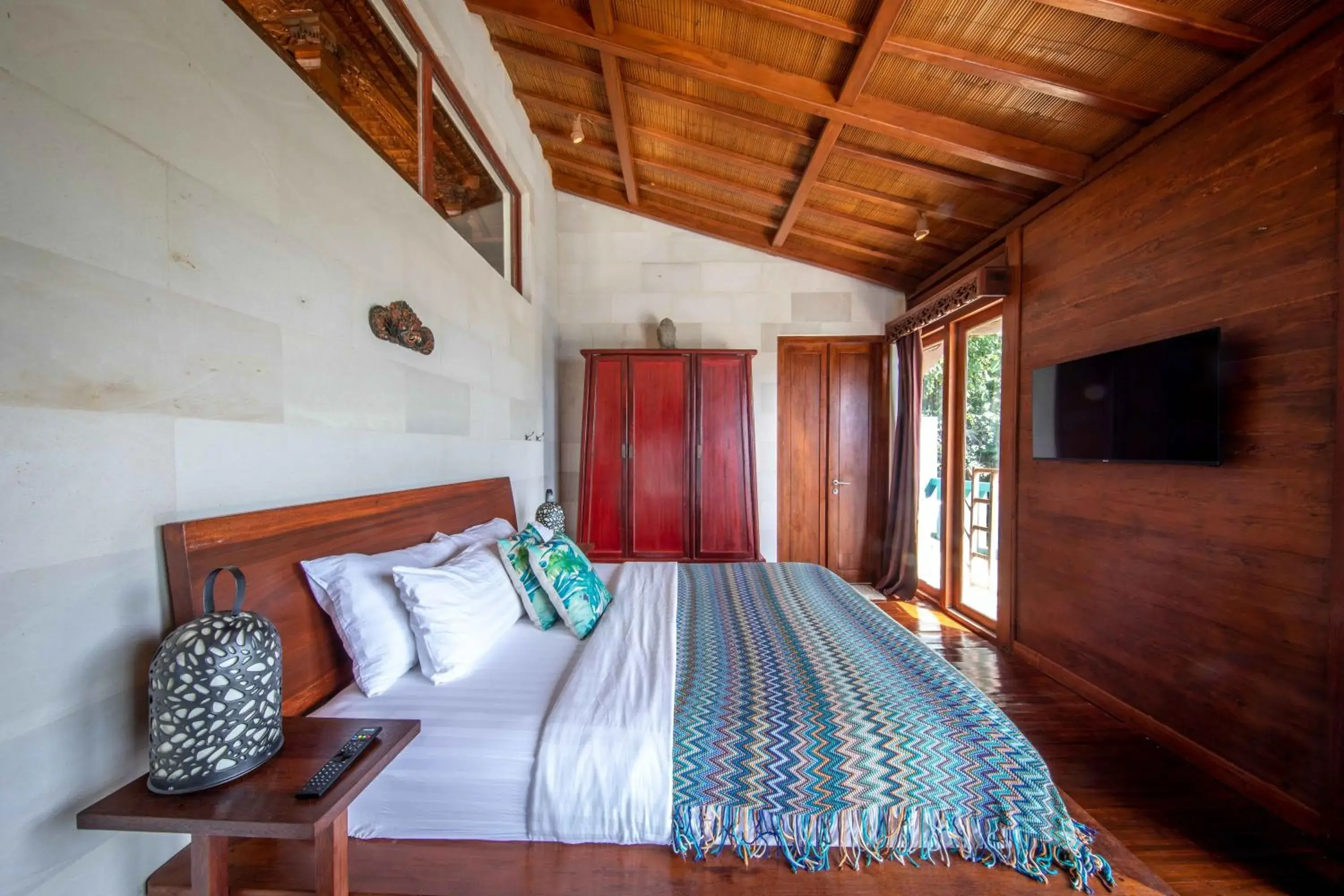Bed in Karuna El Nido Villas