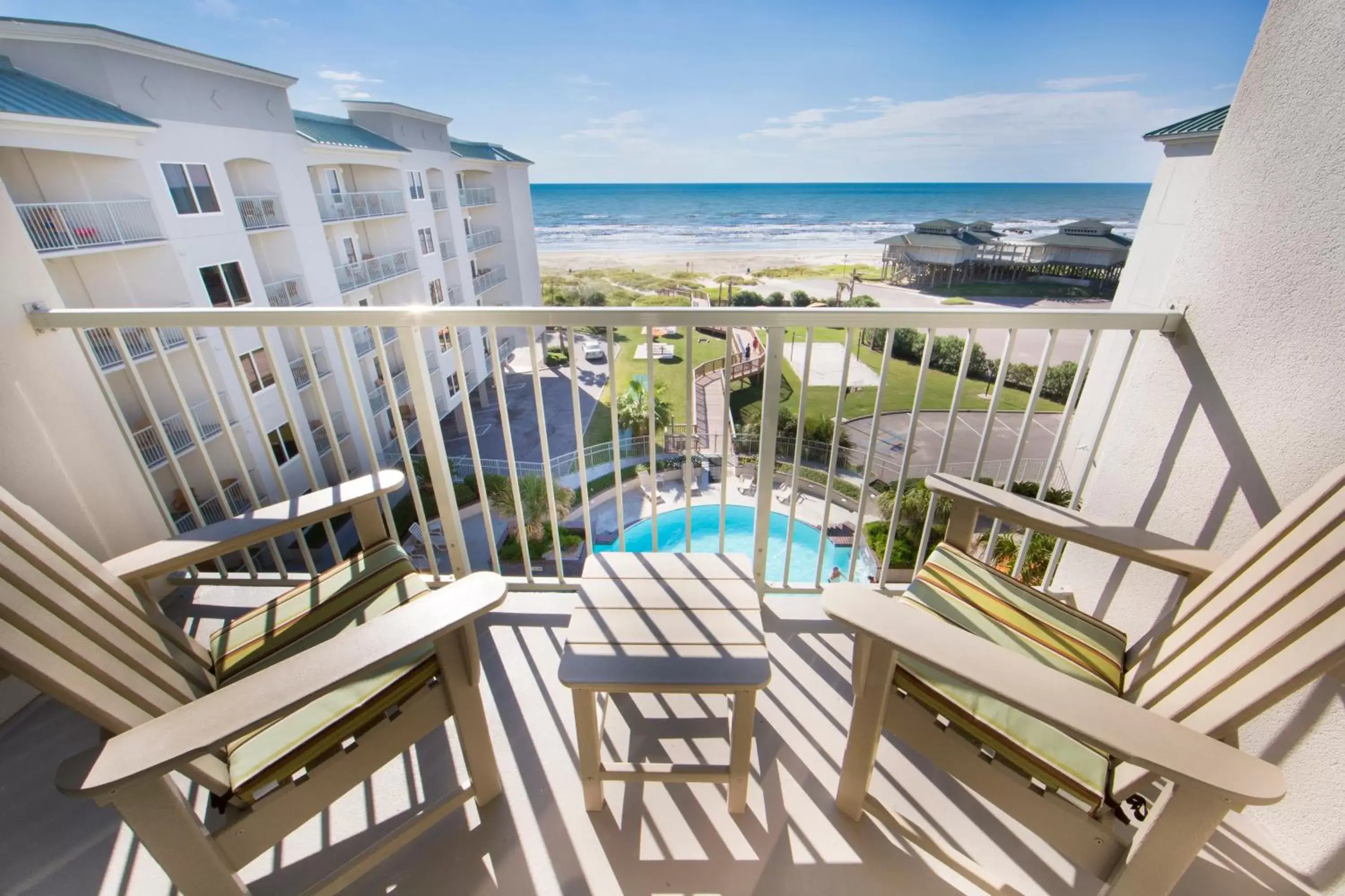 Bedroom, Pool View in Holiday Inn Club Vacations Galveston Beach Resort, an IHG Hotel