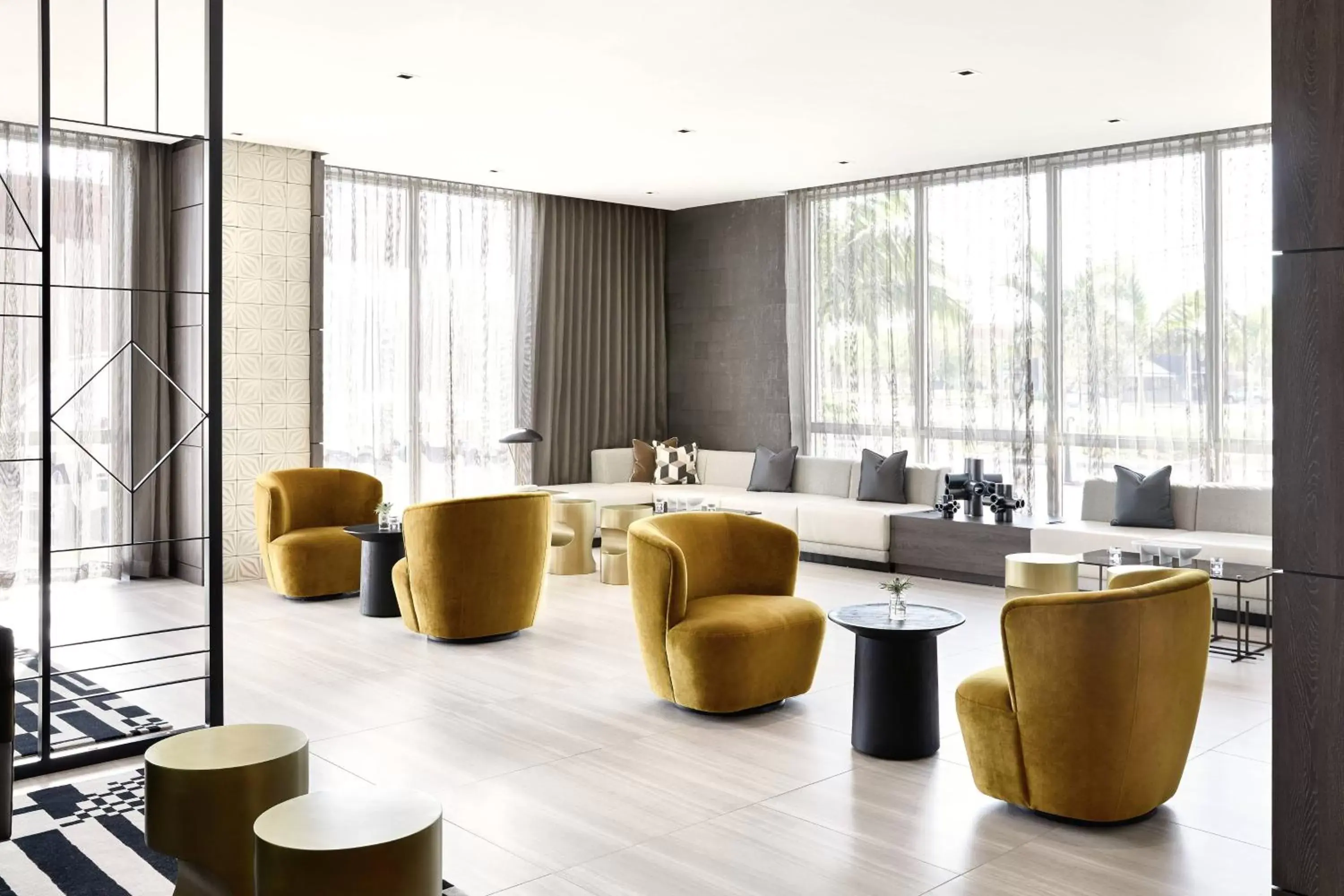 Lobby or reception, Lounge/Bar in AC Hotel by Marriott Miami Airport West/Doral