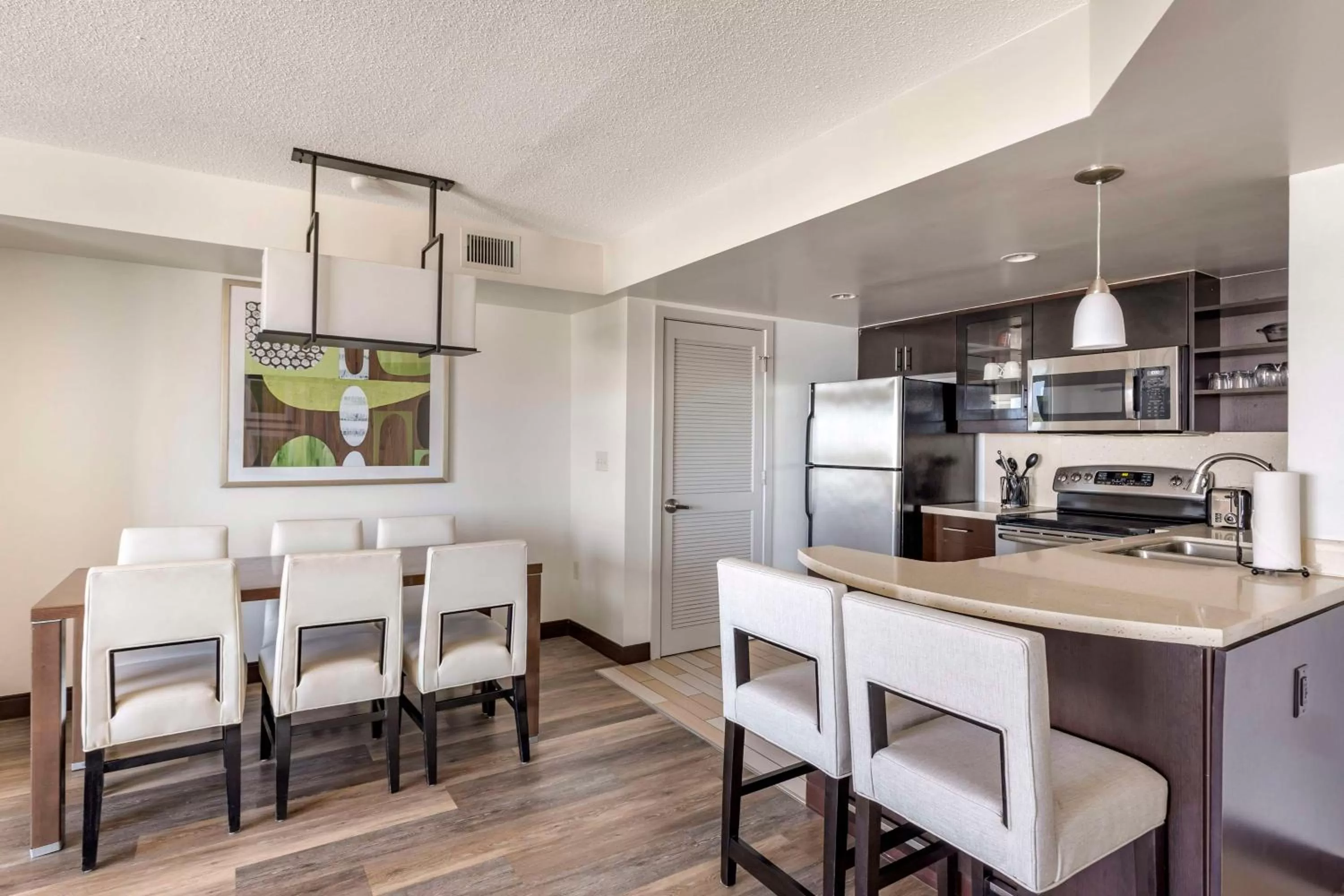 Kitchen or kitchenette in Hilton Vacation Club Oceanaire Virginia Beach