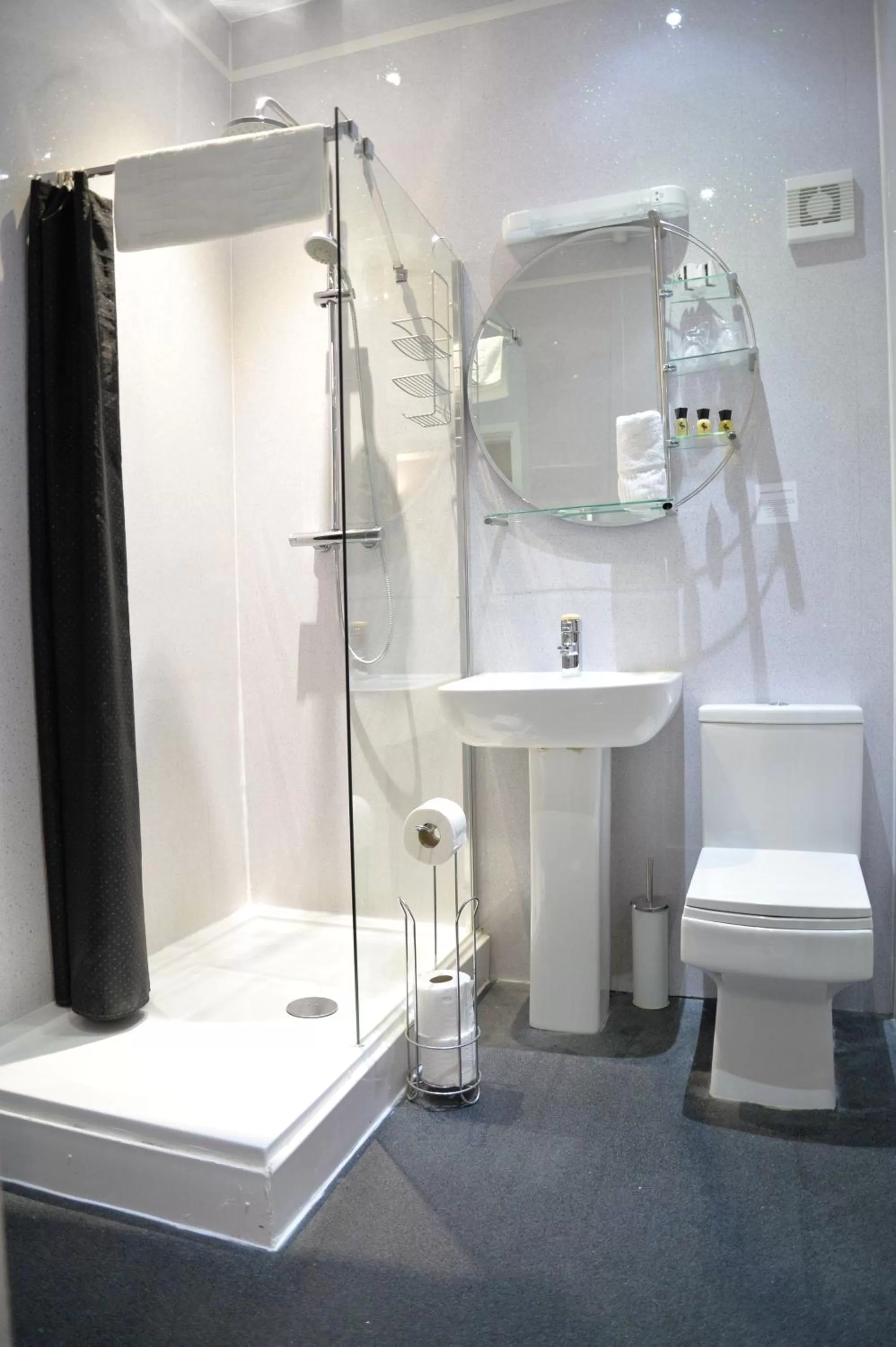 Lauriston & Lawton Court Hotel