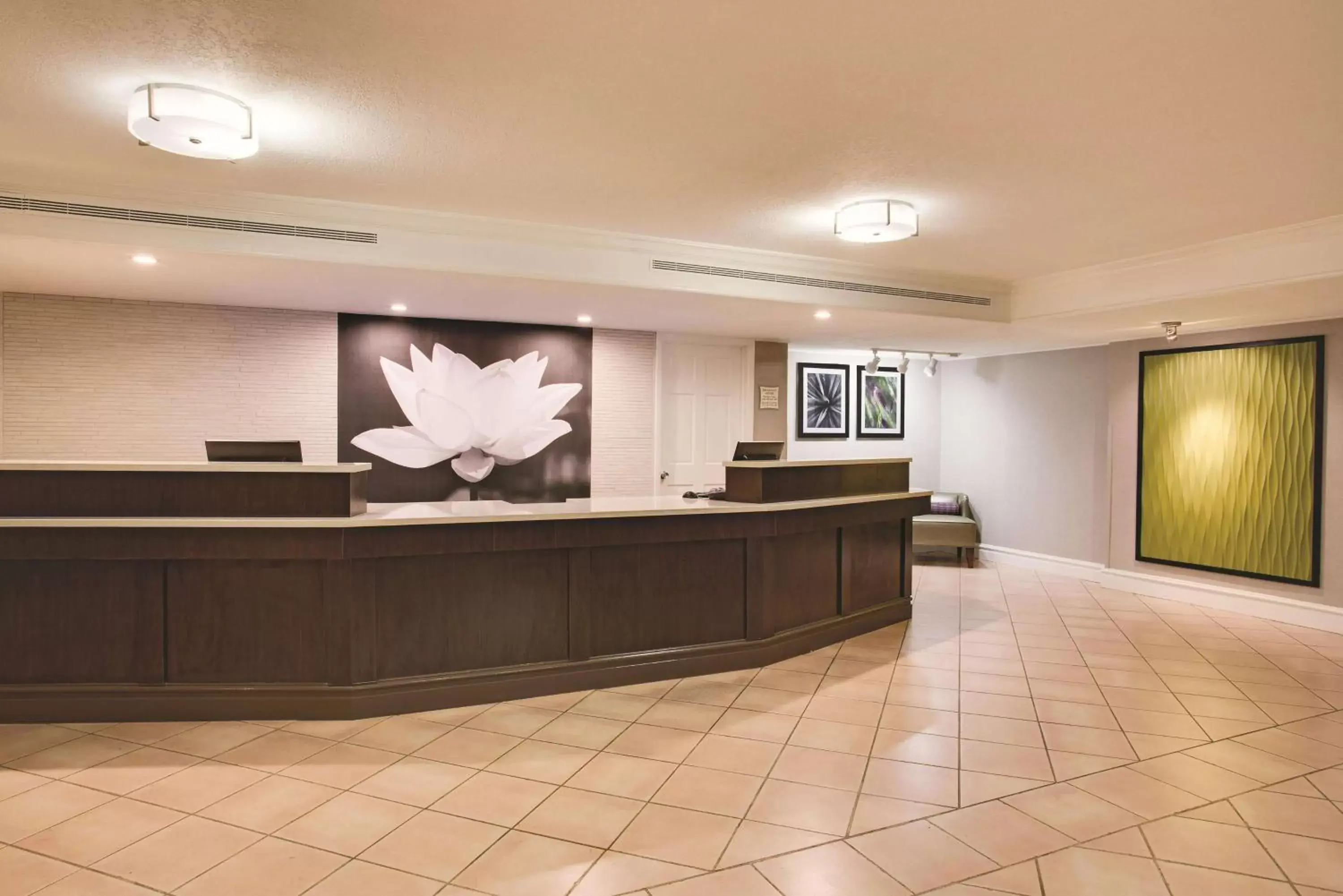 Lobby or reception, Lobby/Reception in Days Inn by Wyndham Gainesville Florida